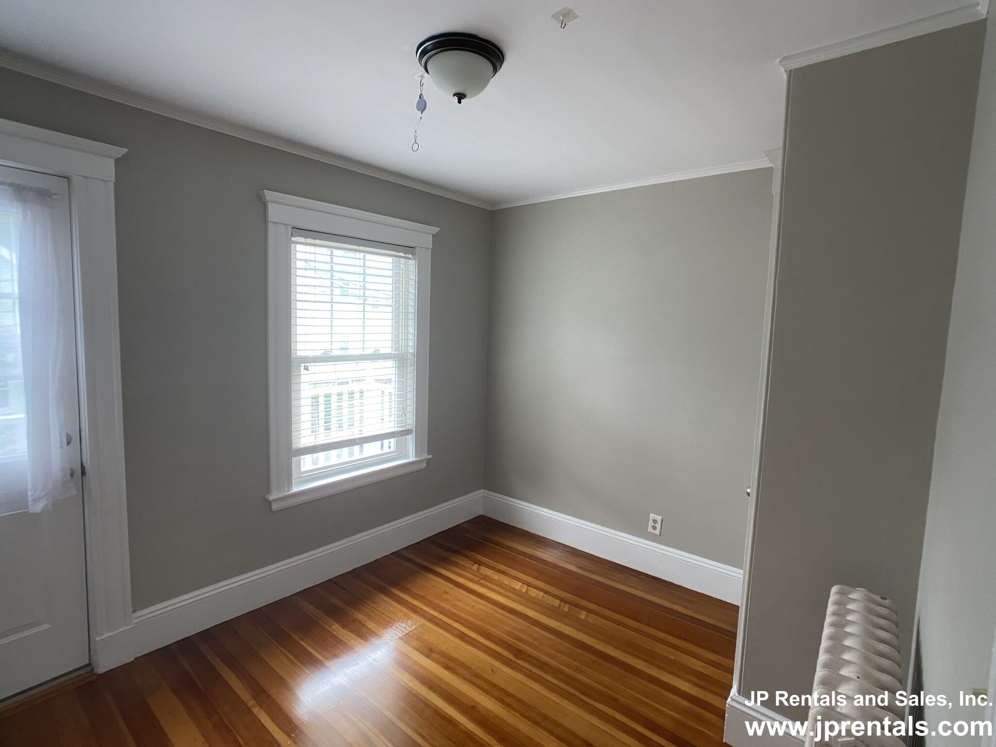 17 Lesher St, Roslindale