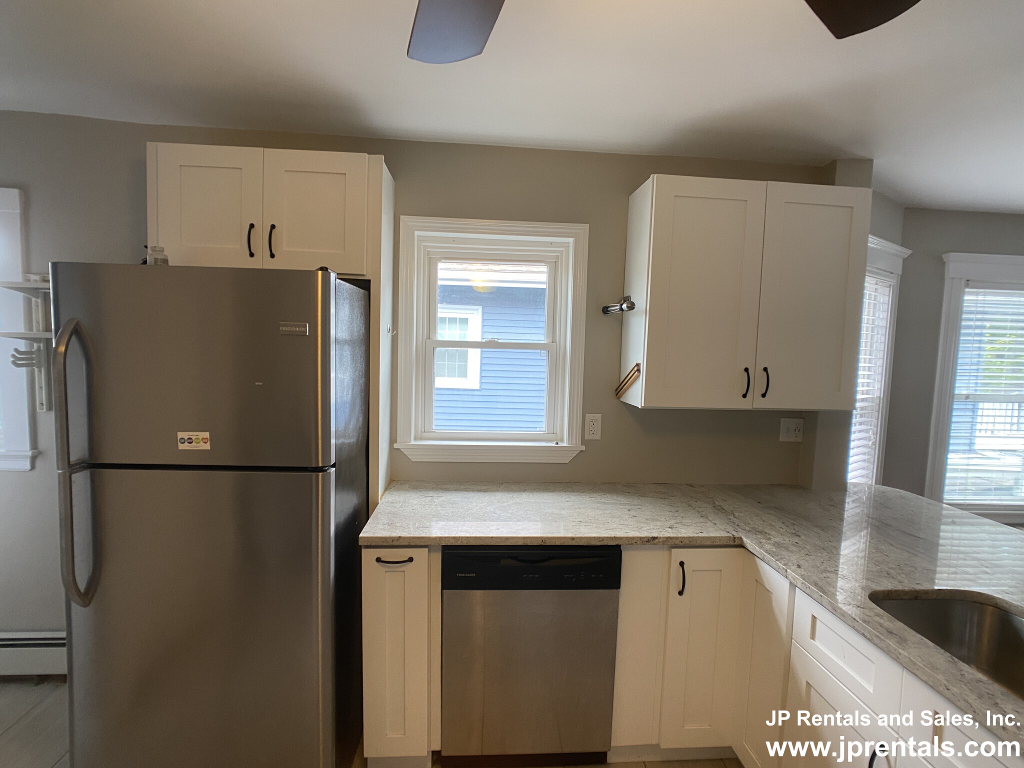 17 Lesher St, Roslindale