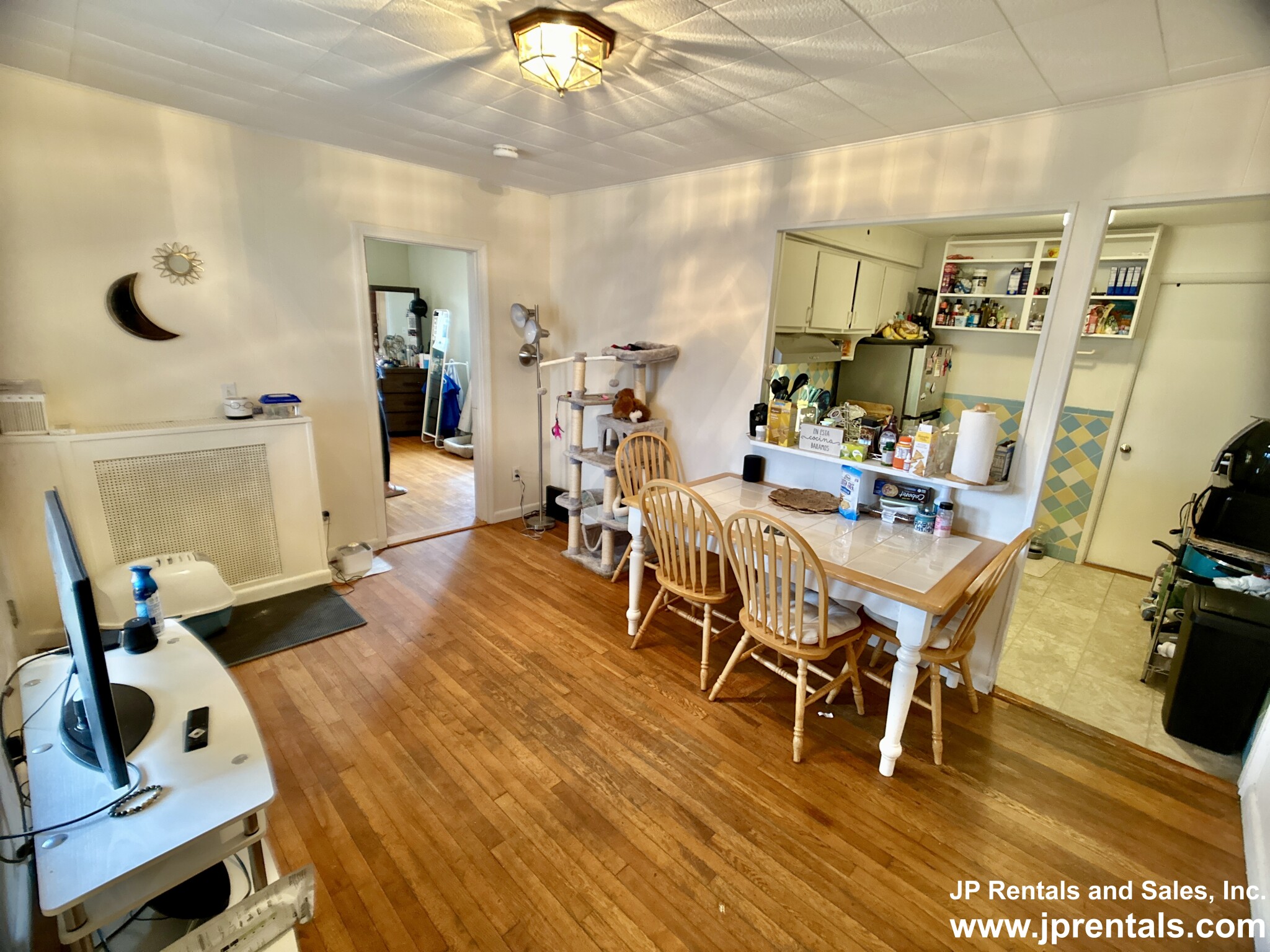 23 Clive St, Jamaica Plain