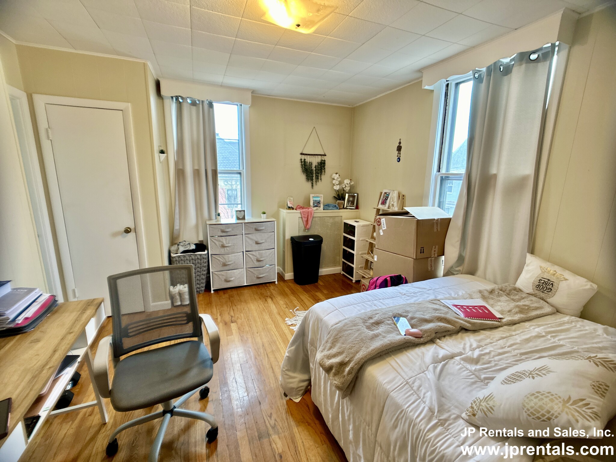 23 Clive St, Jamaica Plain