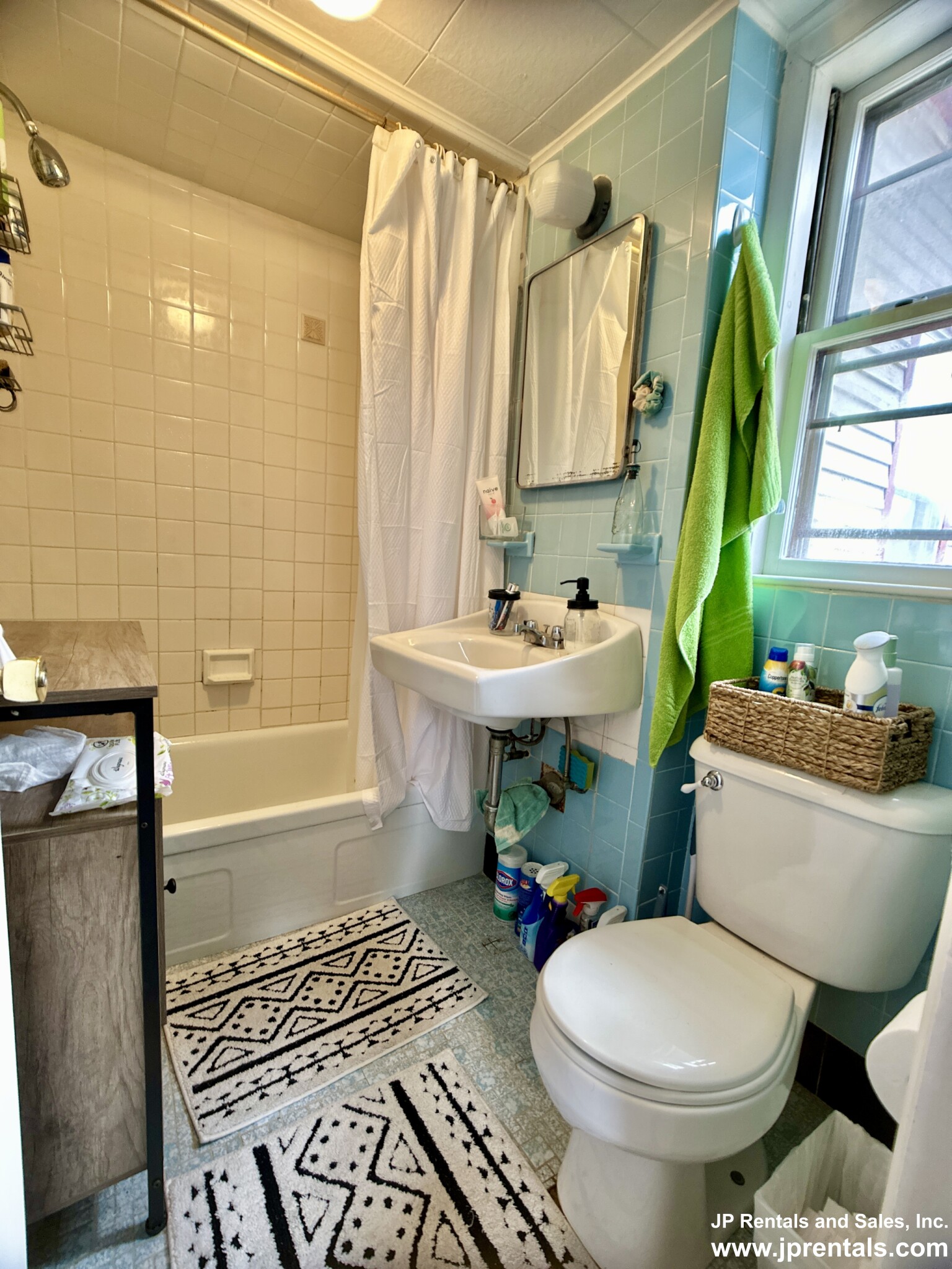 23 Clive St, Jamaica Plain