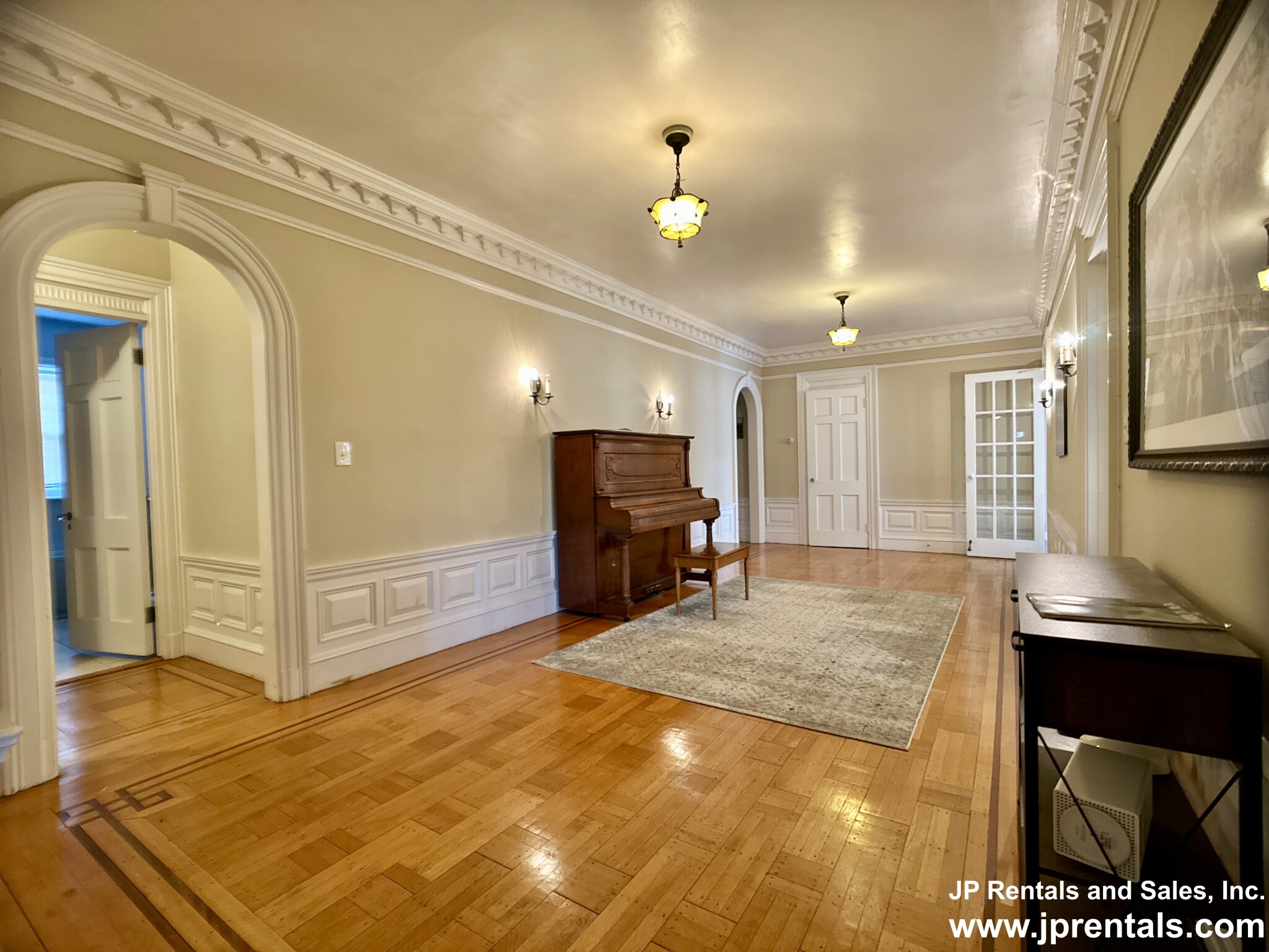 480 Jamaicaway, Jamaica Plain