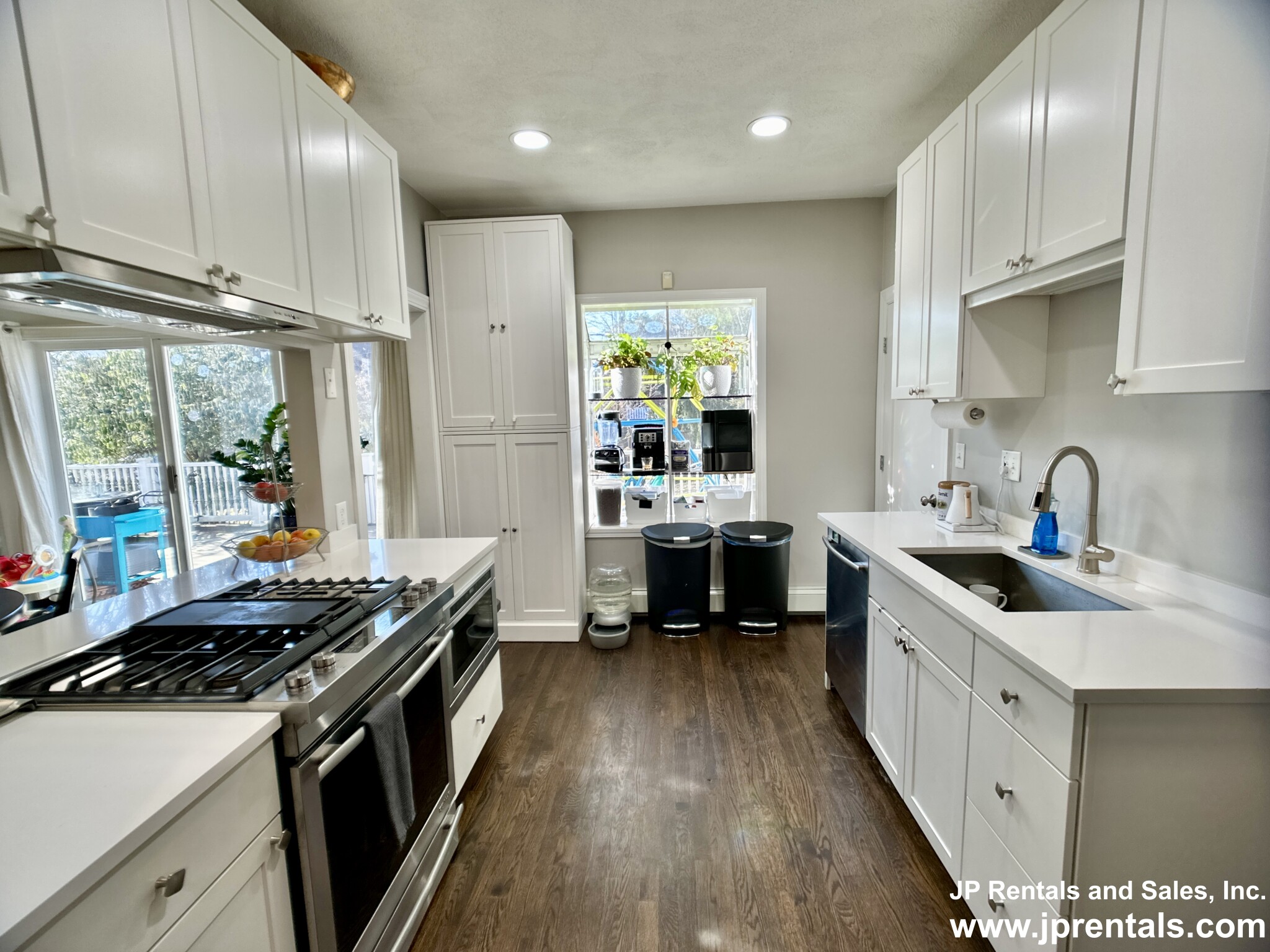 37 Goodrich Rd, Jamaica Plain