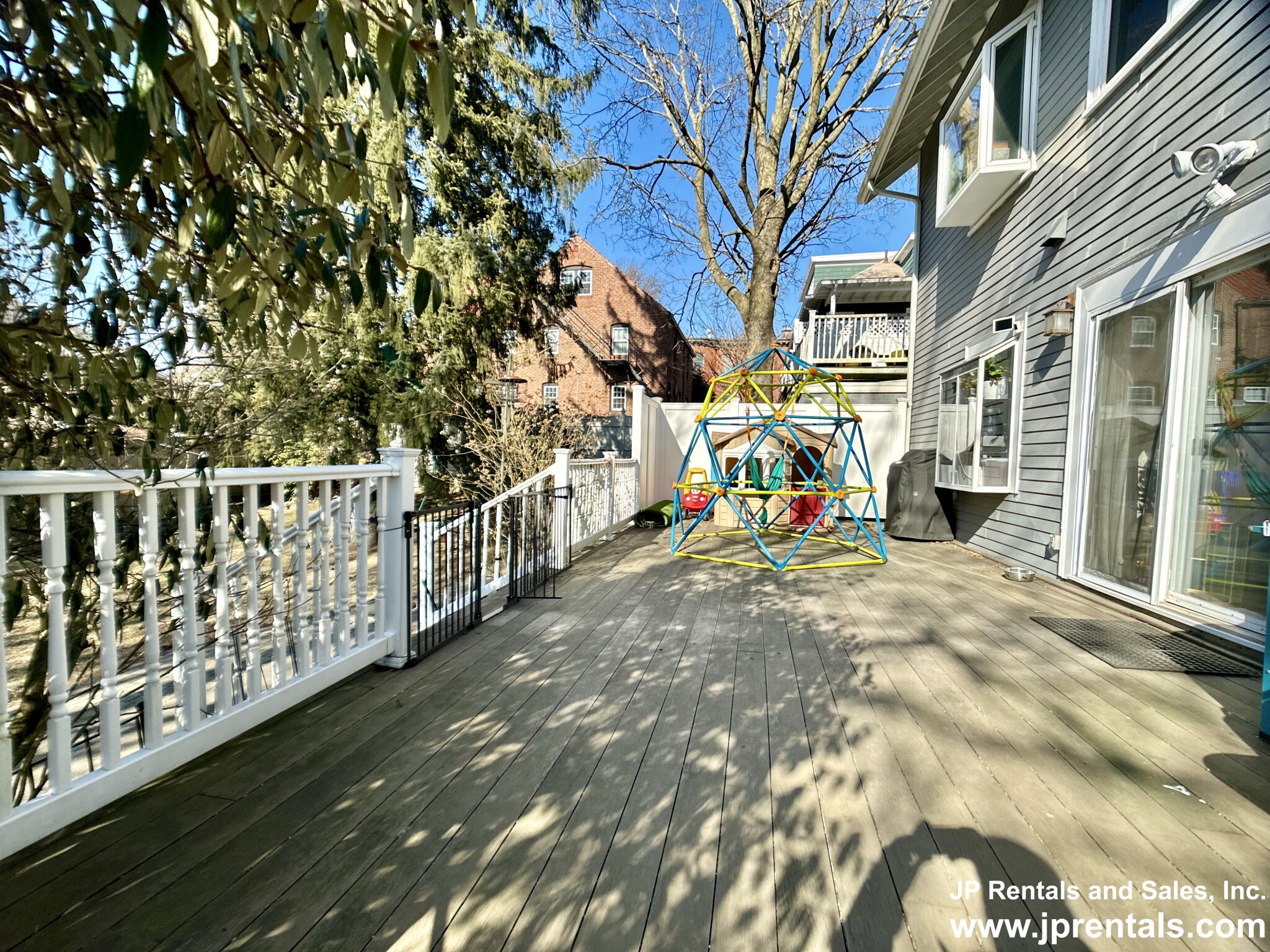 37 Goodrich Rd, Jamaica Plain