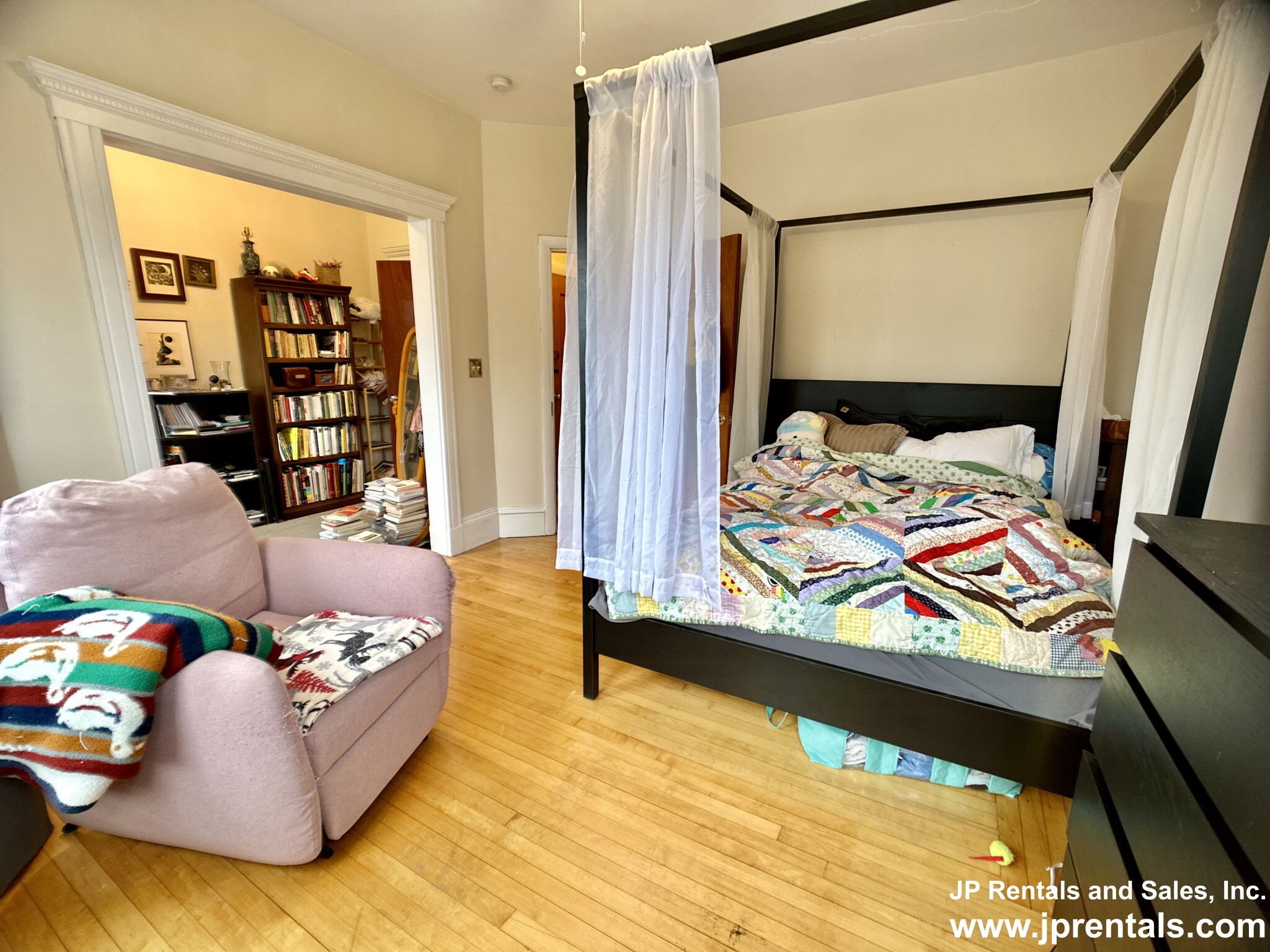 590 Centre St, Jamaica Plain