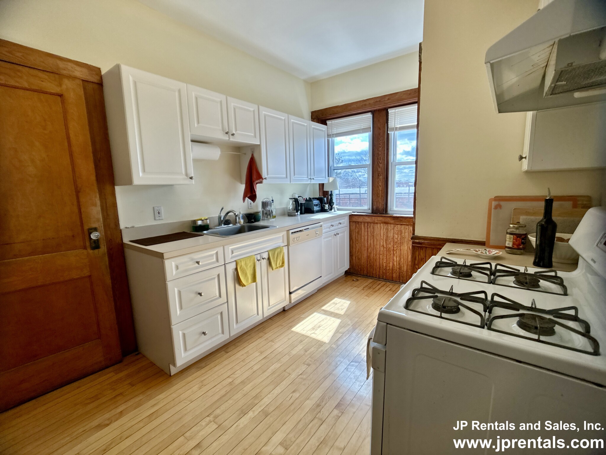 590 Centre St, Jamaica Plain