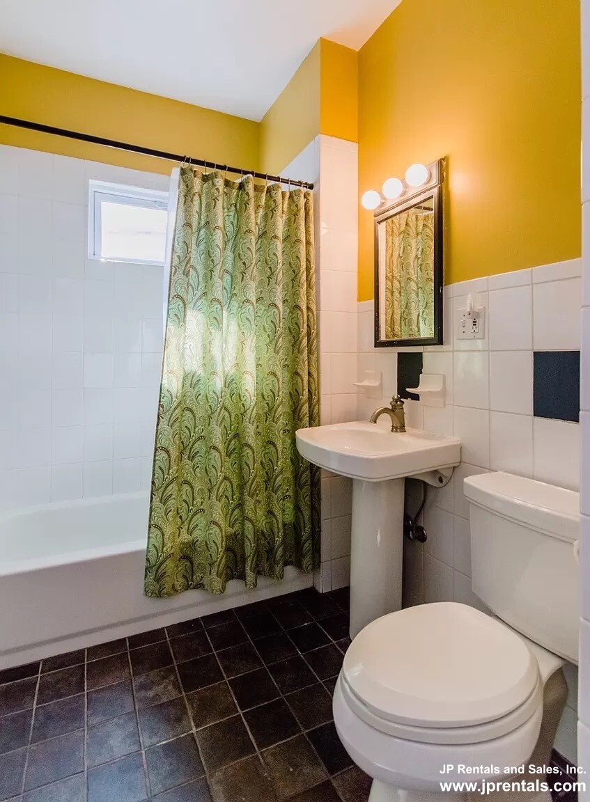 115 Williams St, Jamaica Plain