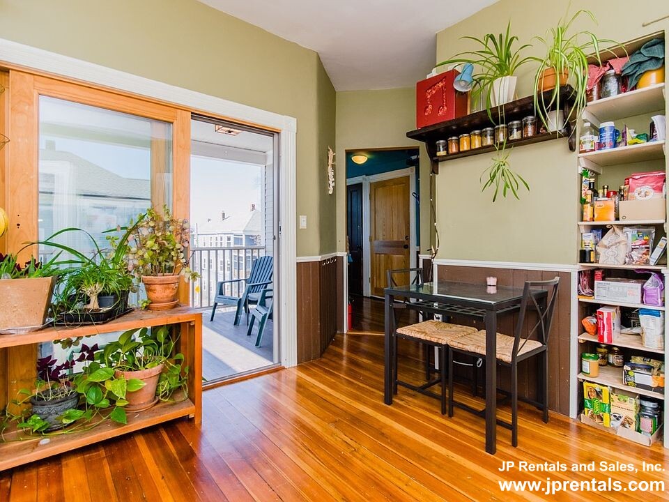 115 Williams St, Jamaica Plain