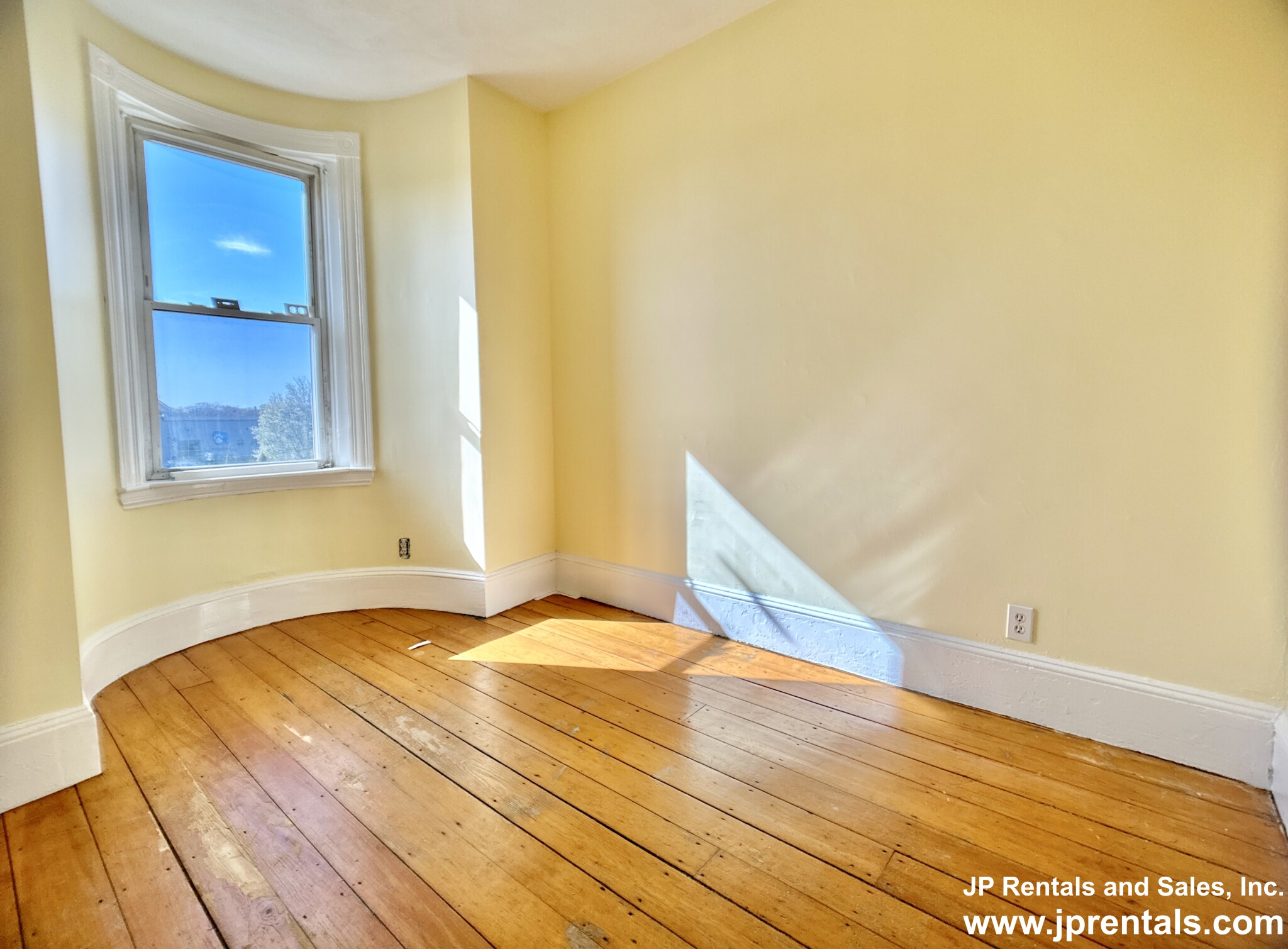 124 Day St, Jamaica Plain