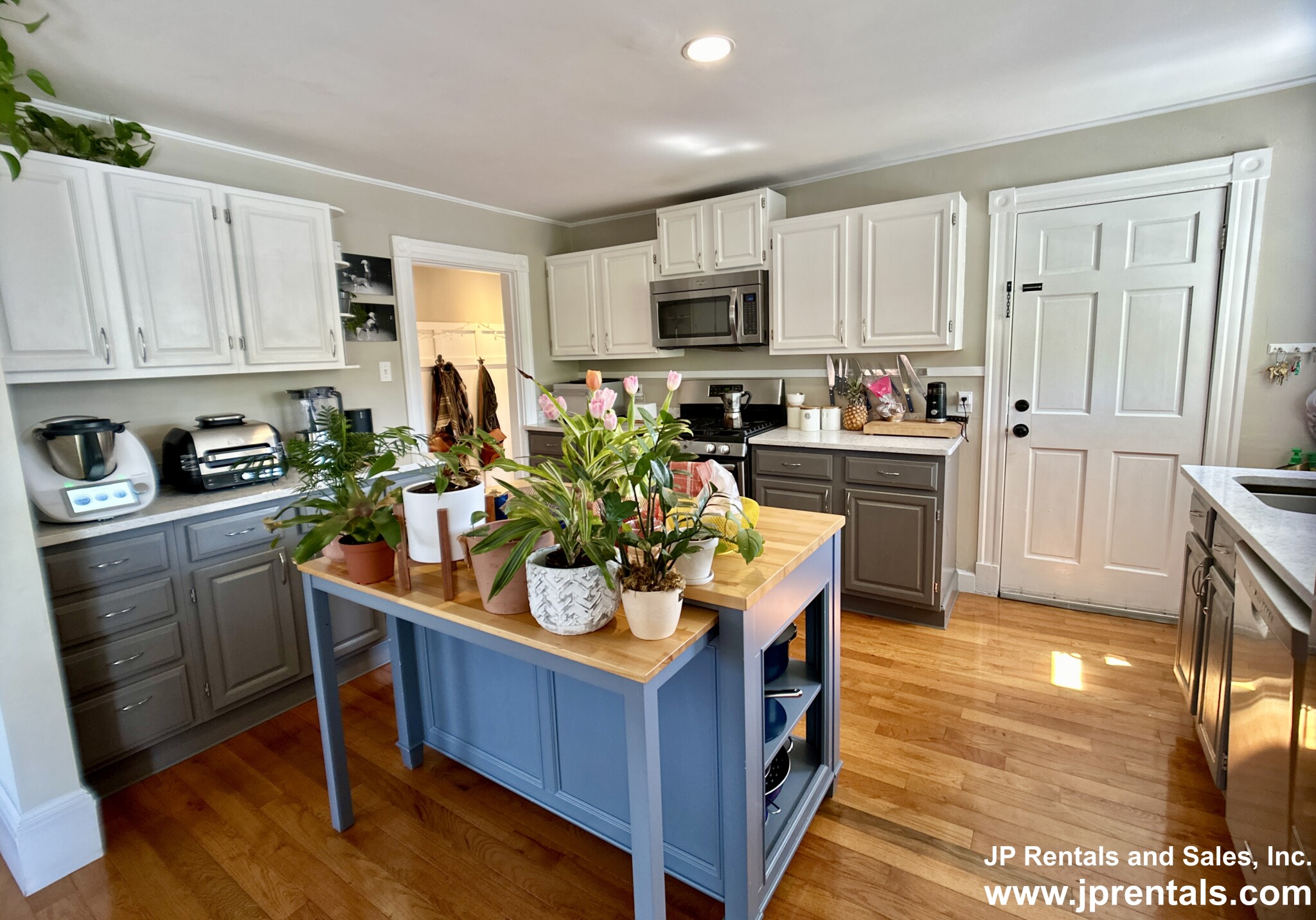 49 Florence St, Roslindale