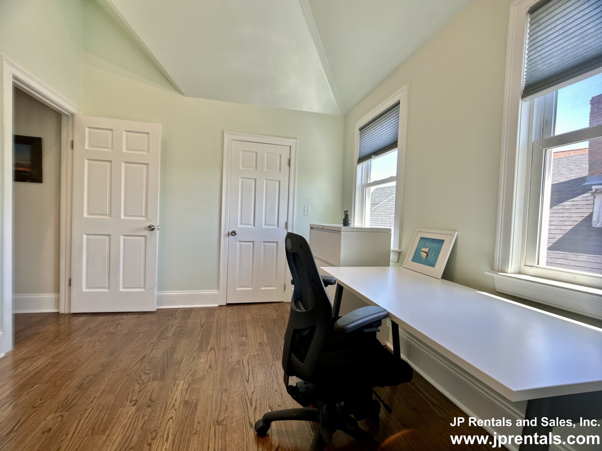 37 Oakview Ter, Jamaica Plain