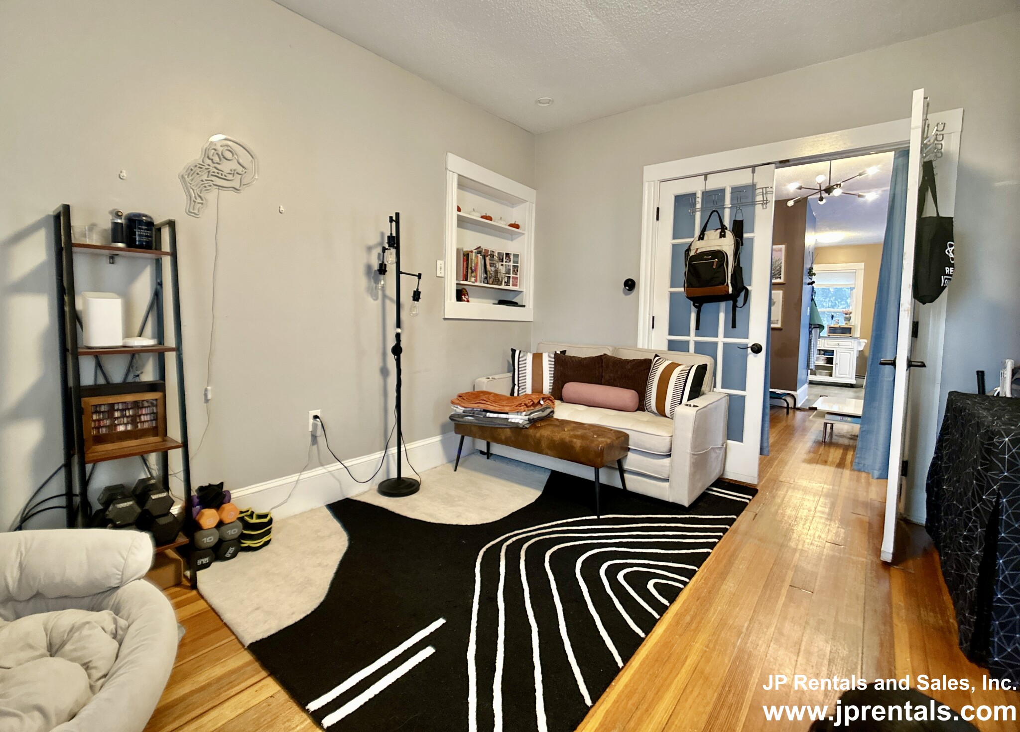 11 Estrella St, Jamaica Plain