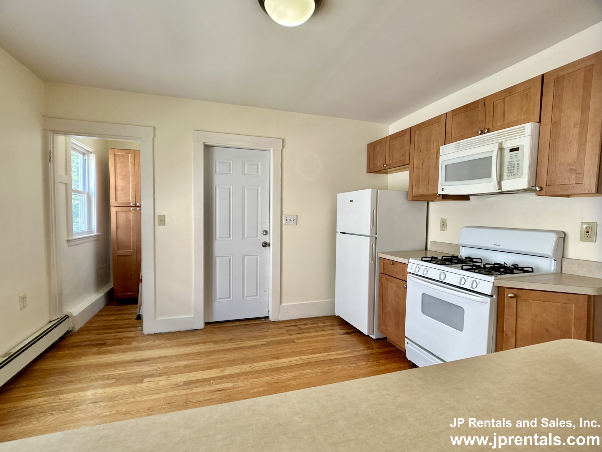 245 Belgrade Ave, Roslindale