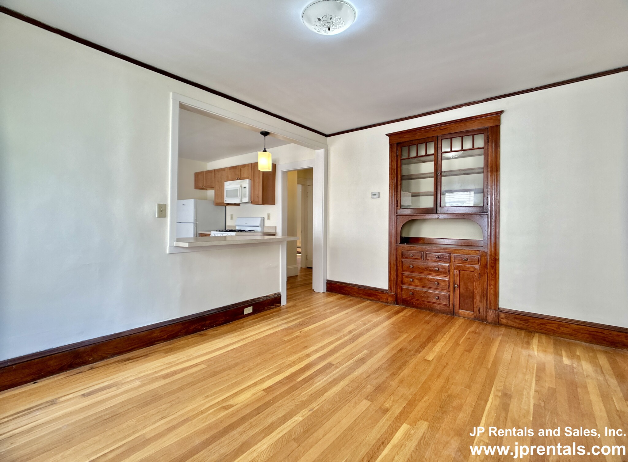 245 Belgrade Ave, Roslindale