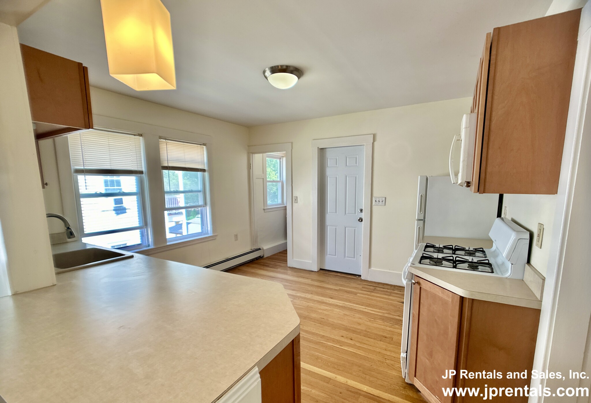 245 Belgrade Ave, Roslindale