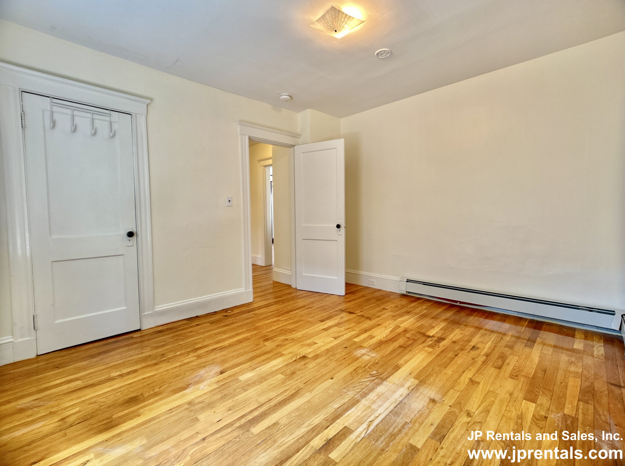 245 Belgrade Ave, Roslindale