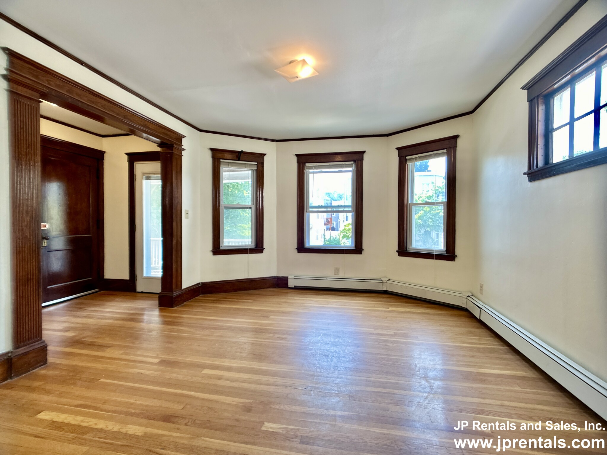 245 Belgrade Ave, Roslindale