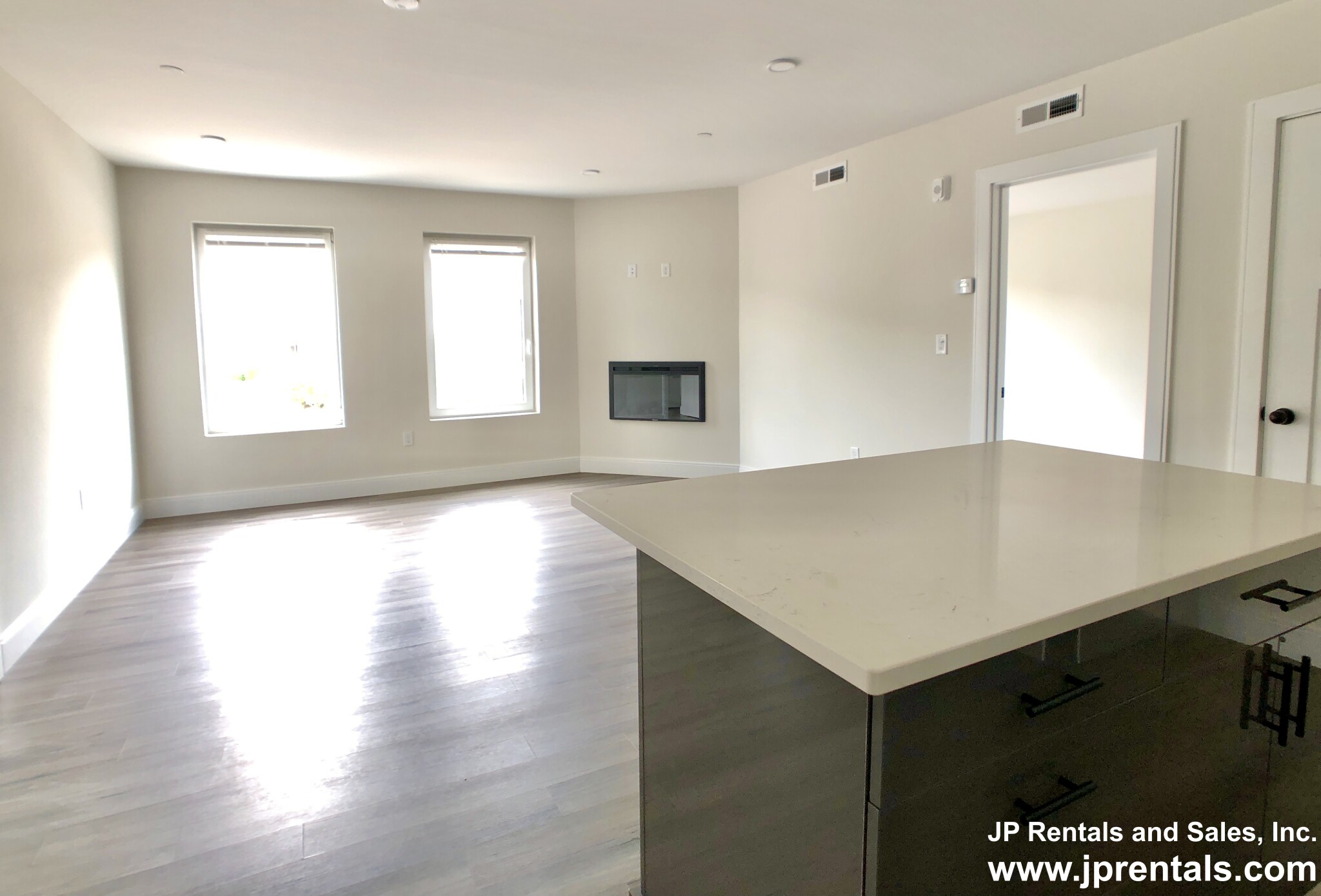 317 Belgrade Ave, Roslindale