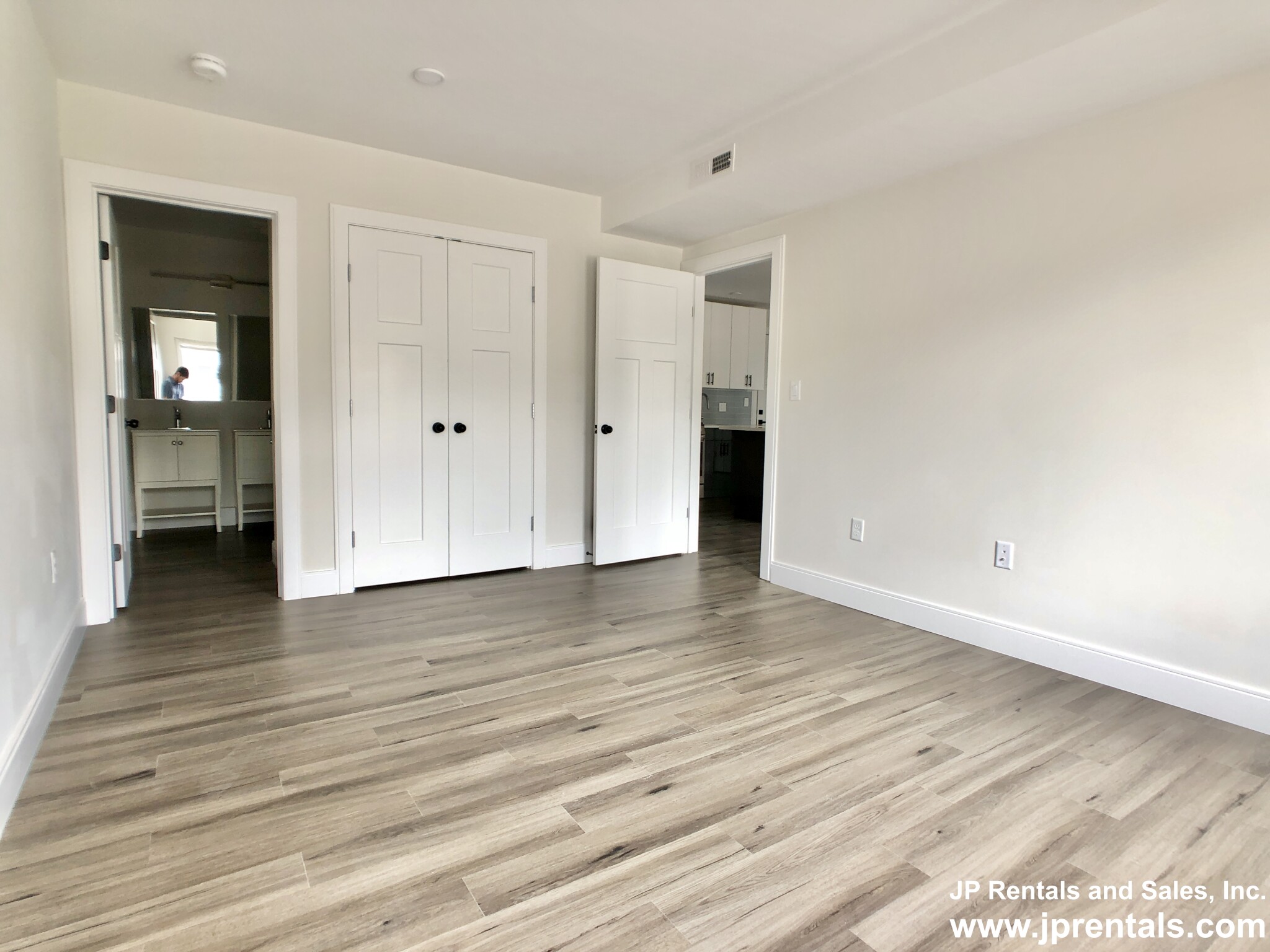 317 Belgrade Ave, Roslindale