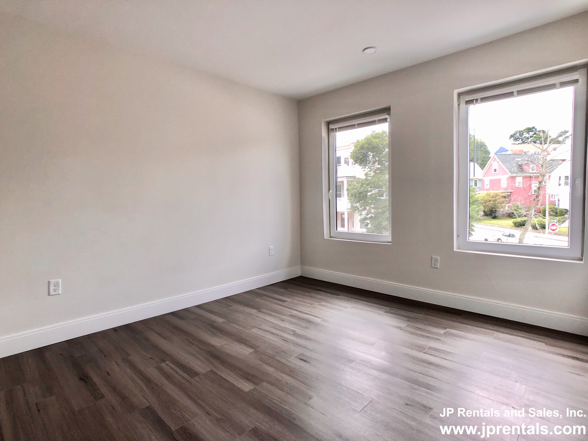 317 Belgrade Ave, Roslindale