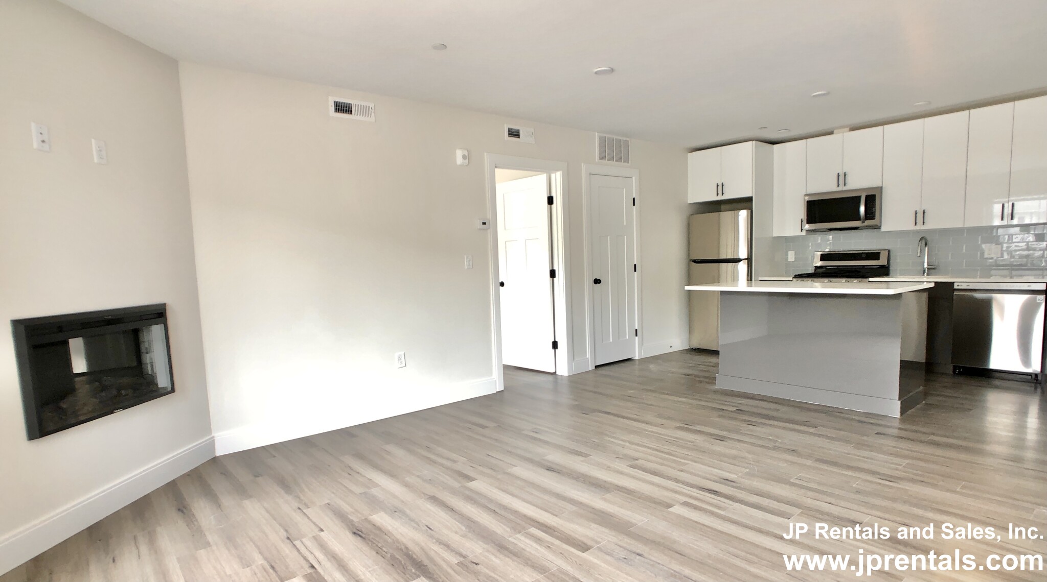 317 Belgrade Ave, Roslindale