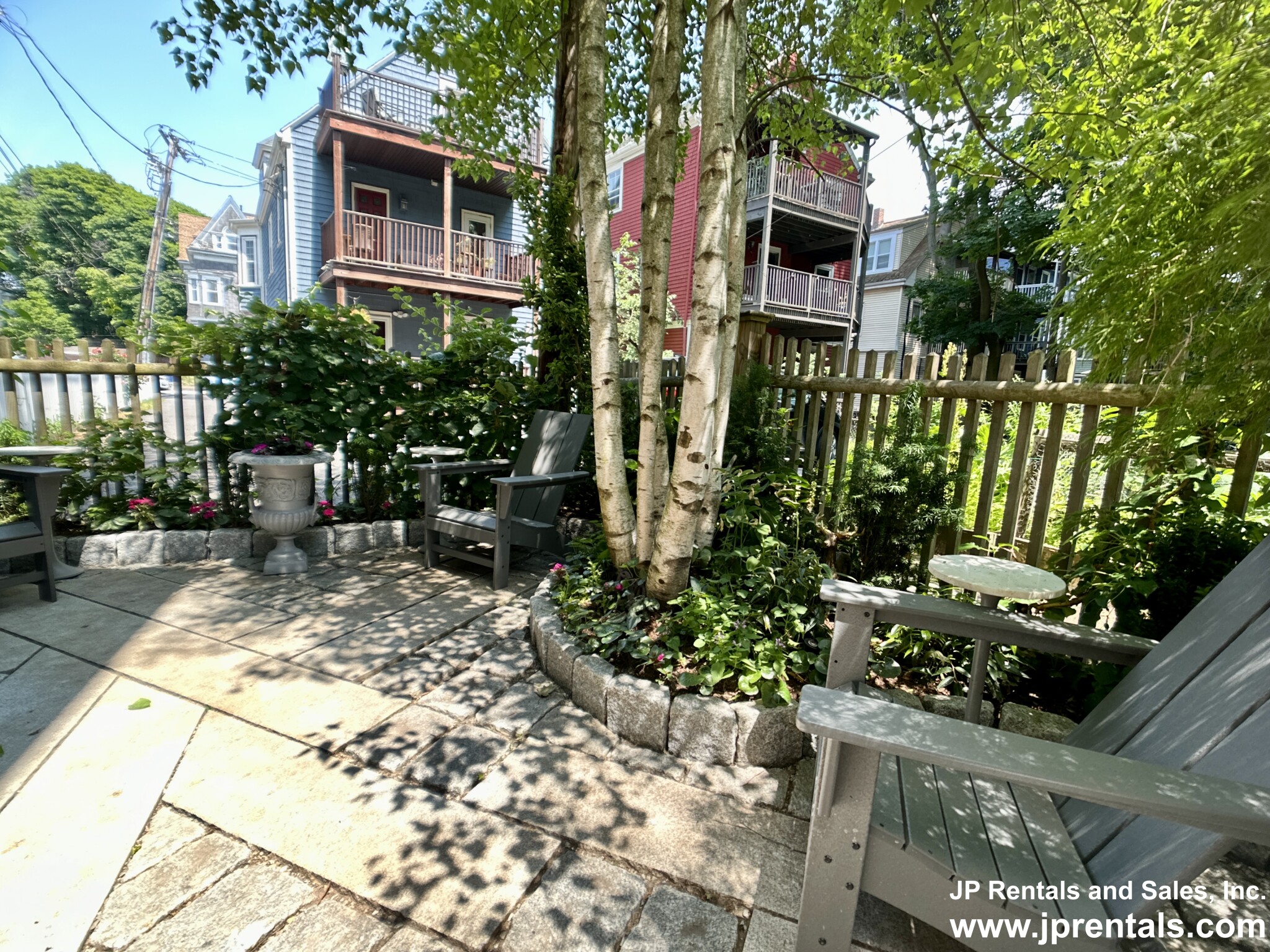 8 Oakview Ter, Jamaica Plain