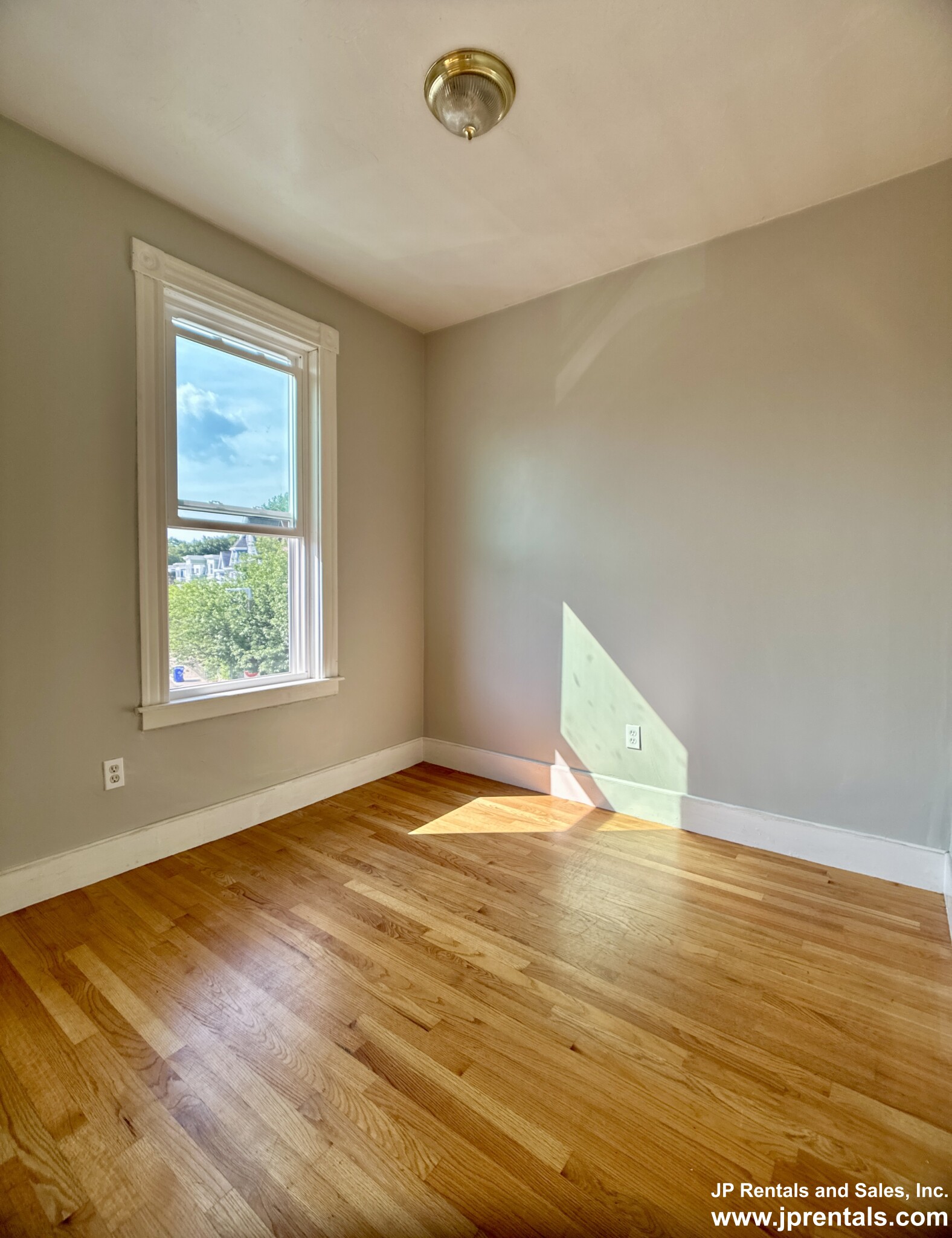 20 Egleston St, Jamaica Plain