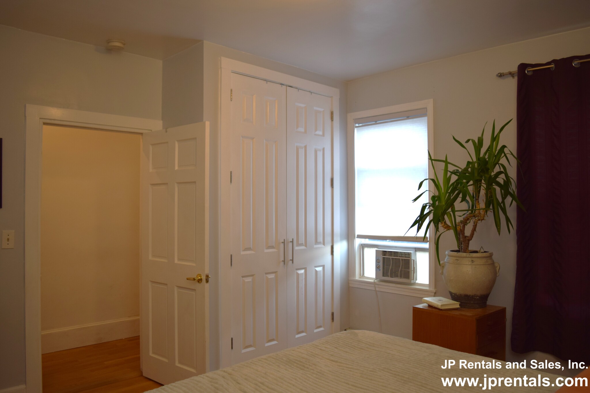 4 Nira Ave, Jamaica Plain