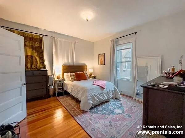 287 Chestnut Ave, Jamaica Plain