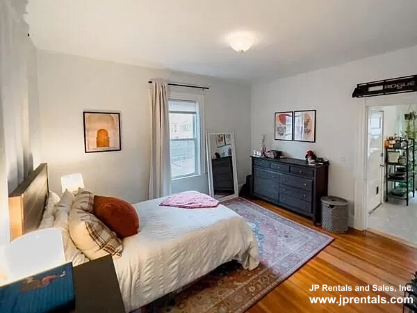 287 Chestnut Ave, Jamaica Plain