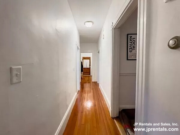 287 Chestnut Ave, Jamaica Plain