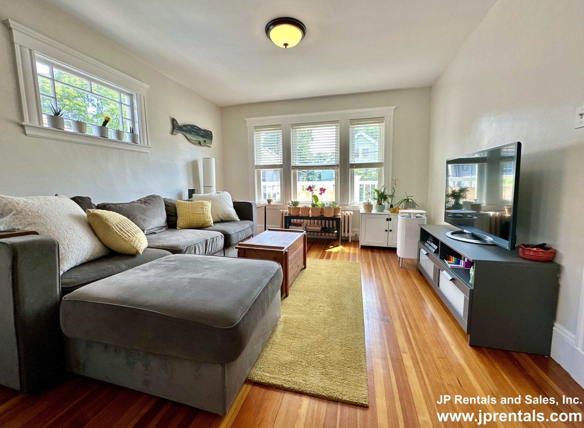 17 Lesher St, Roslindale