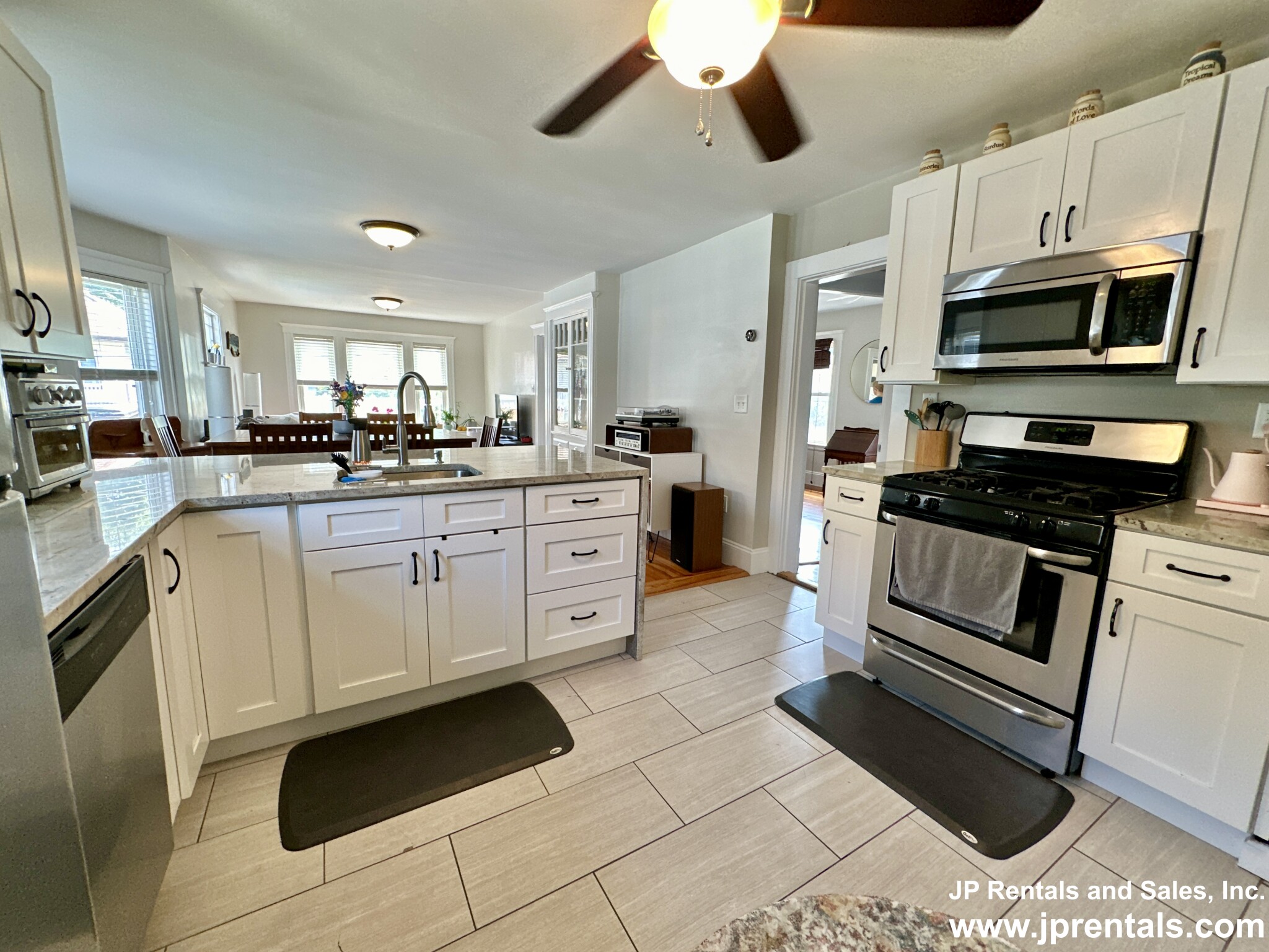 17 Lesher St, Roslindale