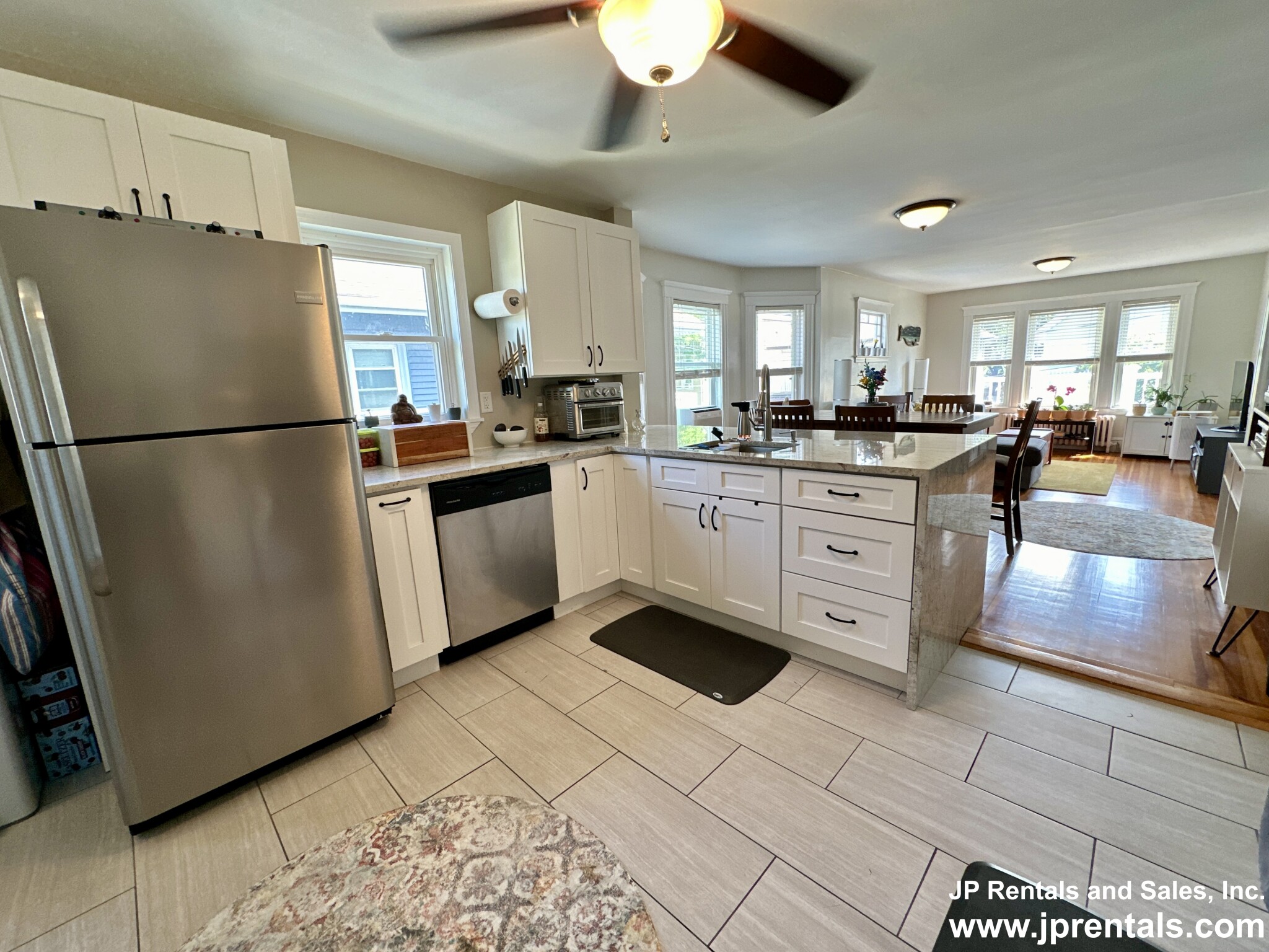 17 Lesher St, Roslindale