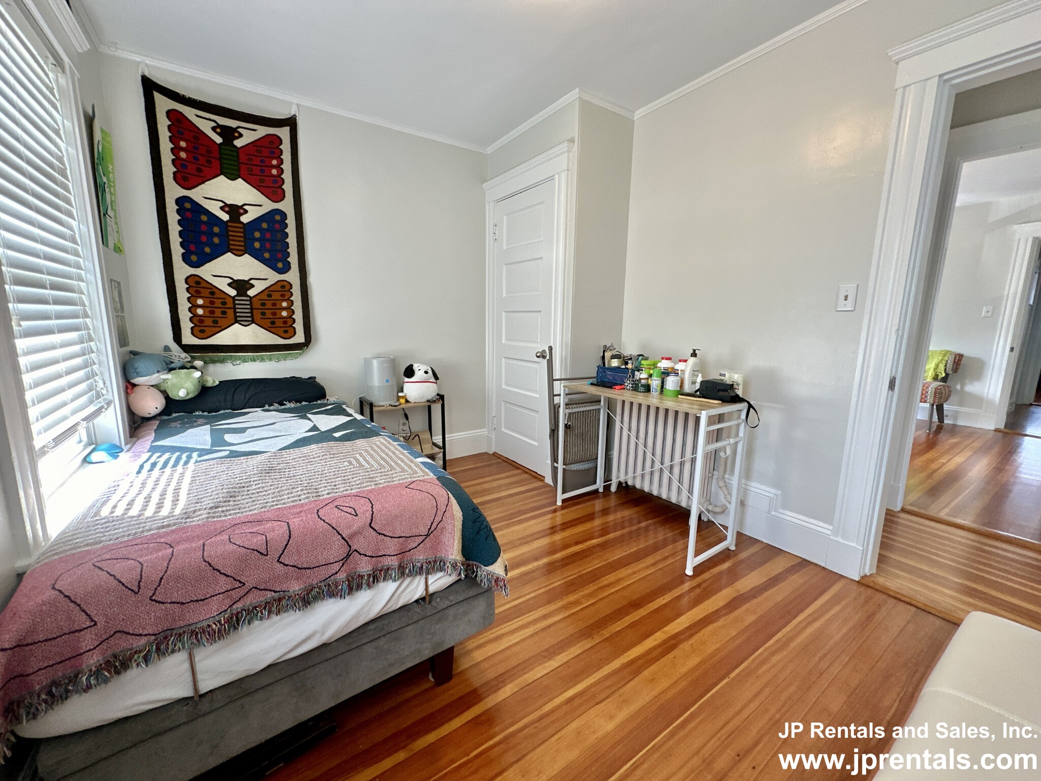 17 Lesher St, Roslindale