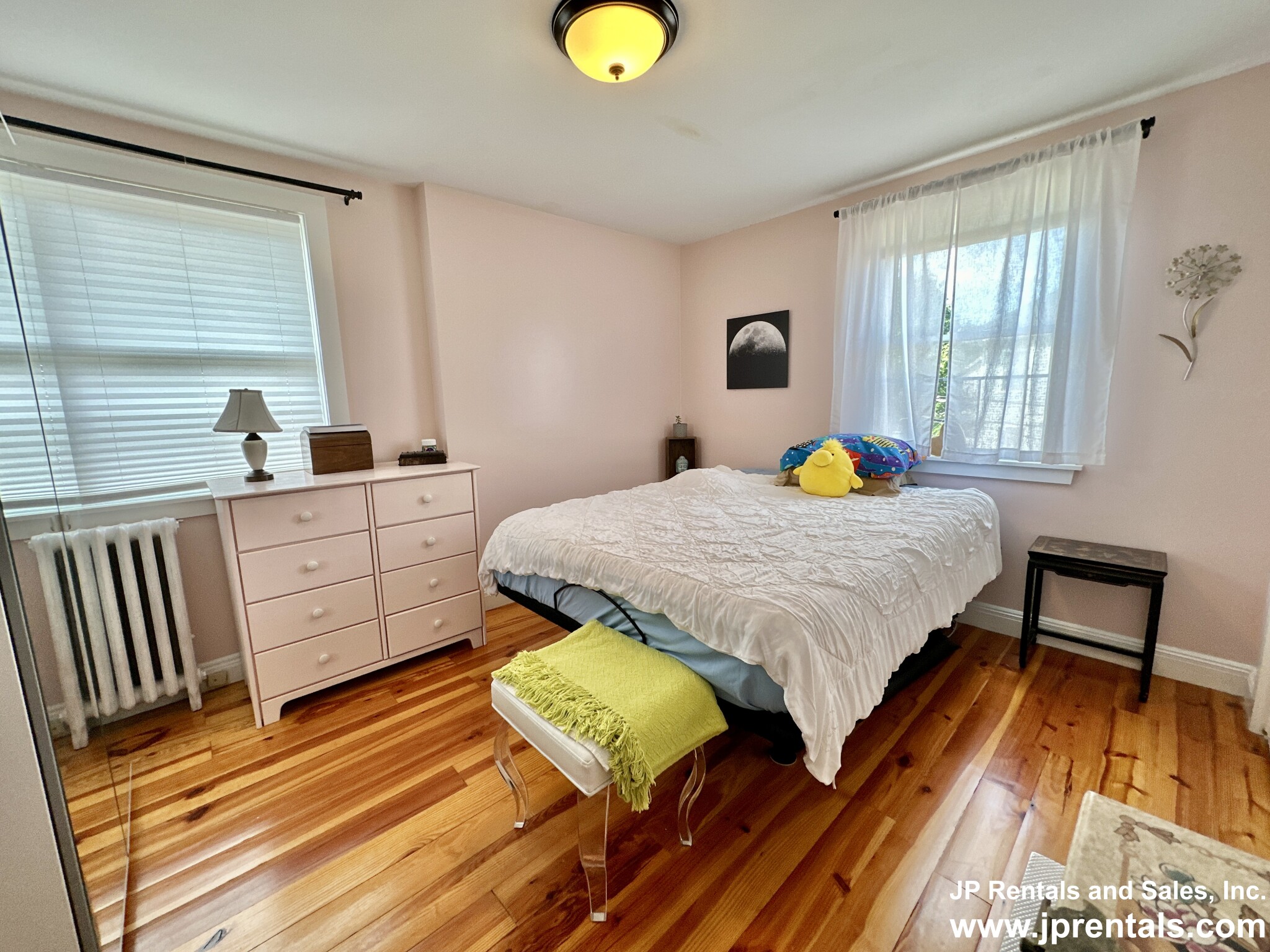 17 Lesher St, Roslindale