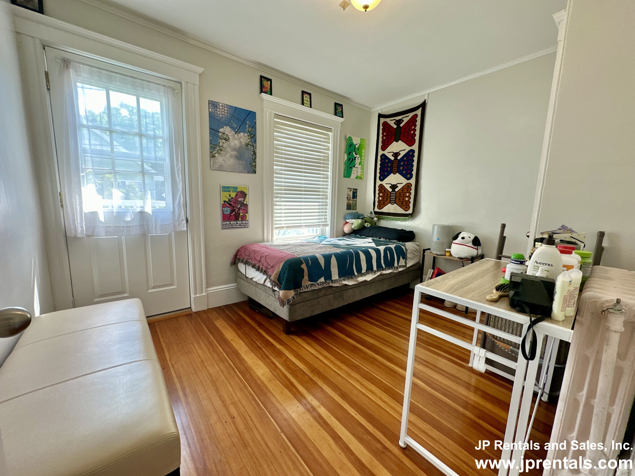 17 Lesher St, Roslindale