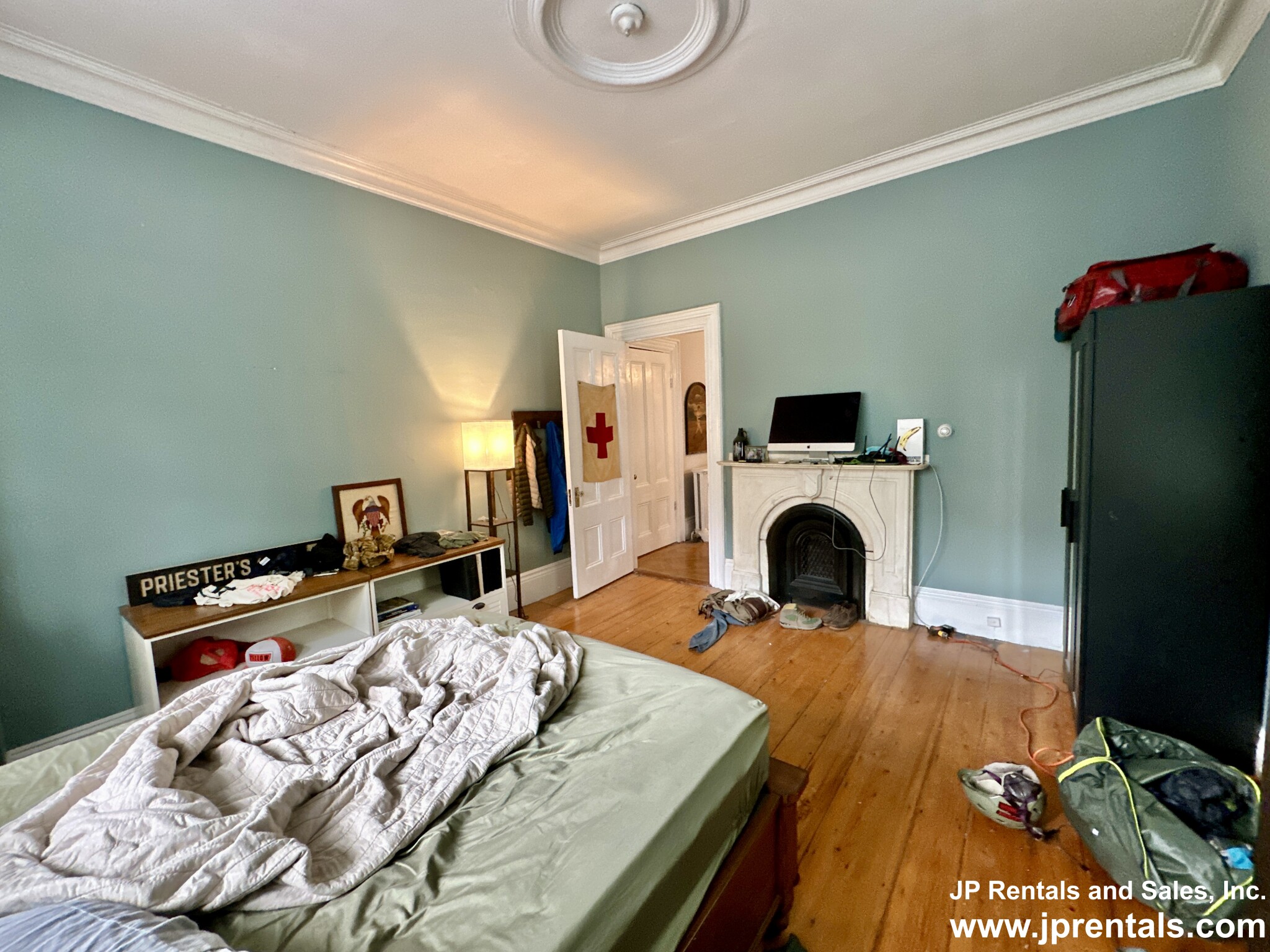 13 Gordon St, Jamaica Plain