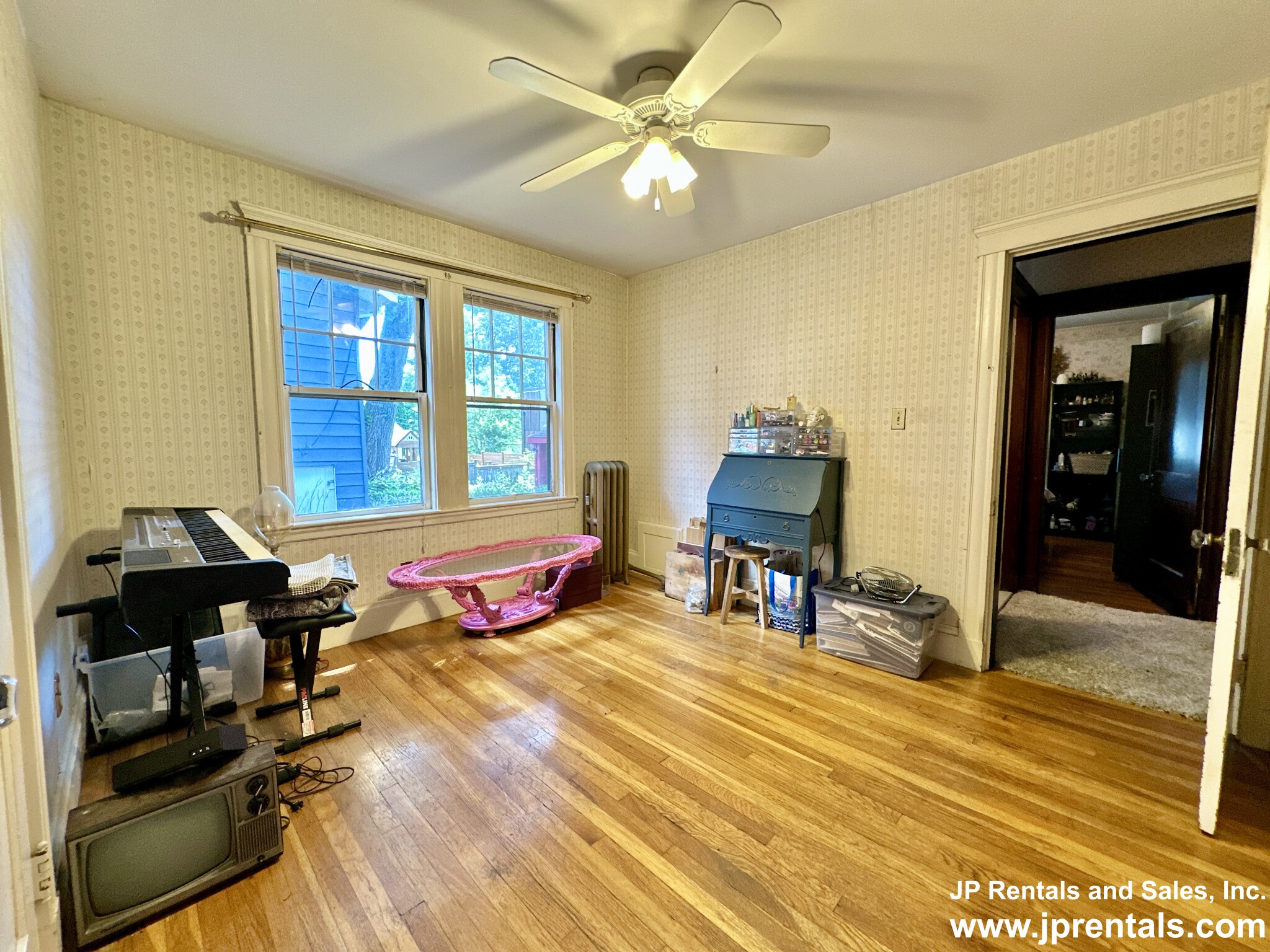 17 Goodway Rd, Jamaica Plain