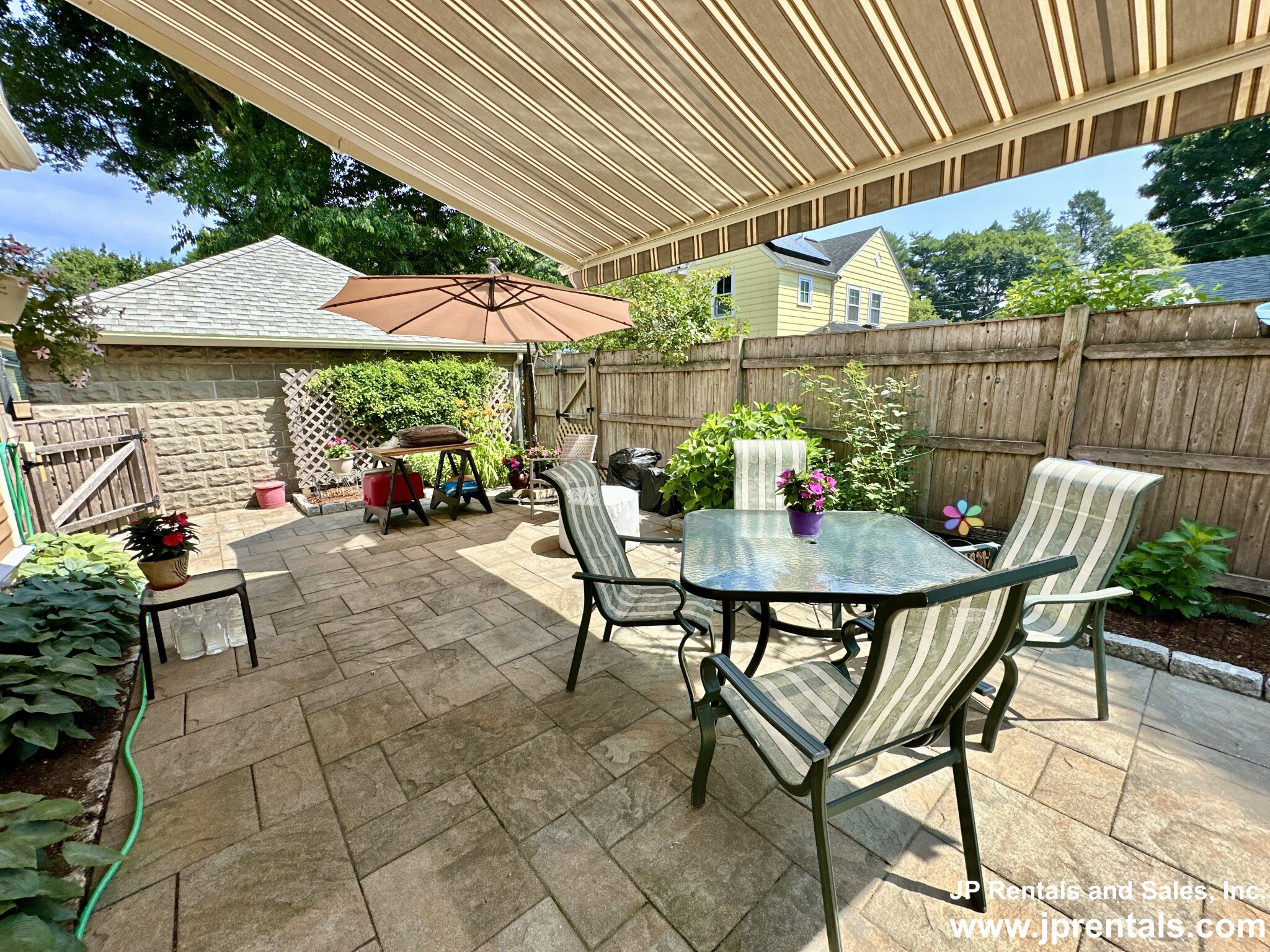 92 Bourne Rd, Jamaica Plain