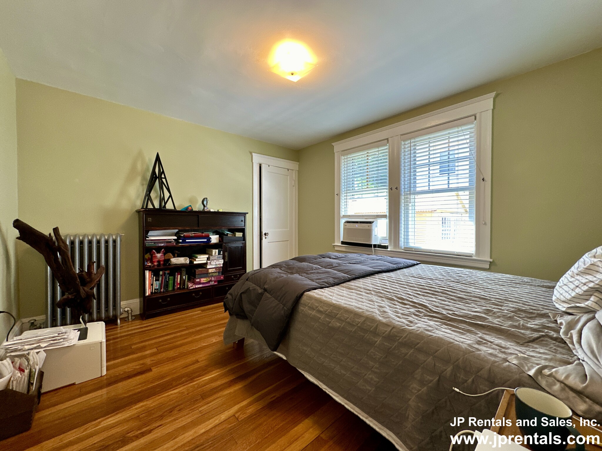 92 Bourne Rd, Jamaica Plain