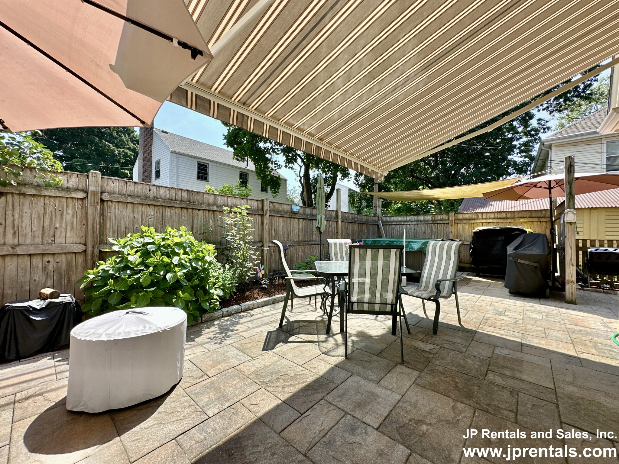 92 Bourne Rd, Jamaica Plain