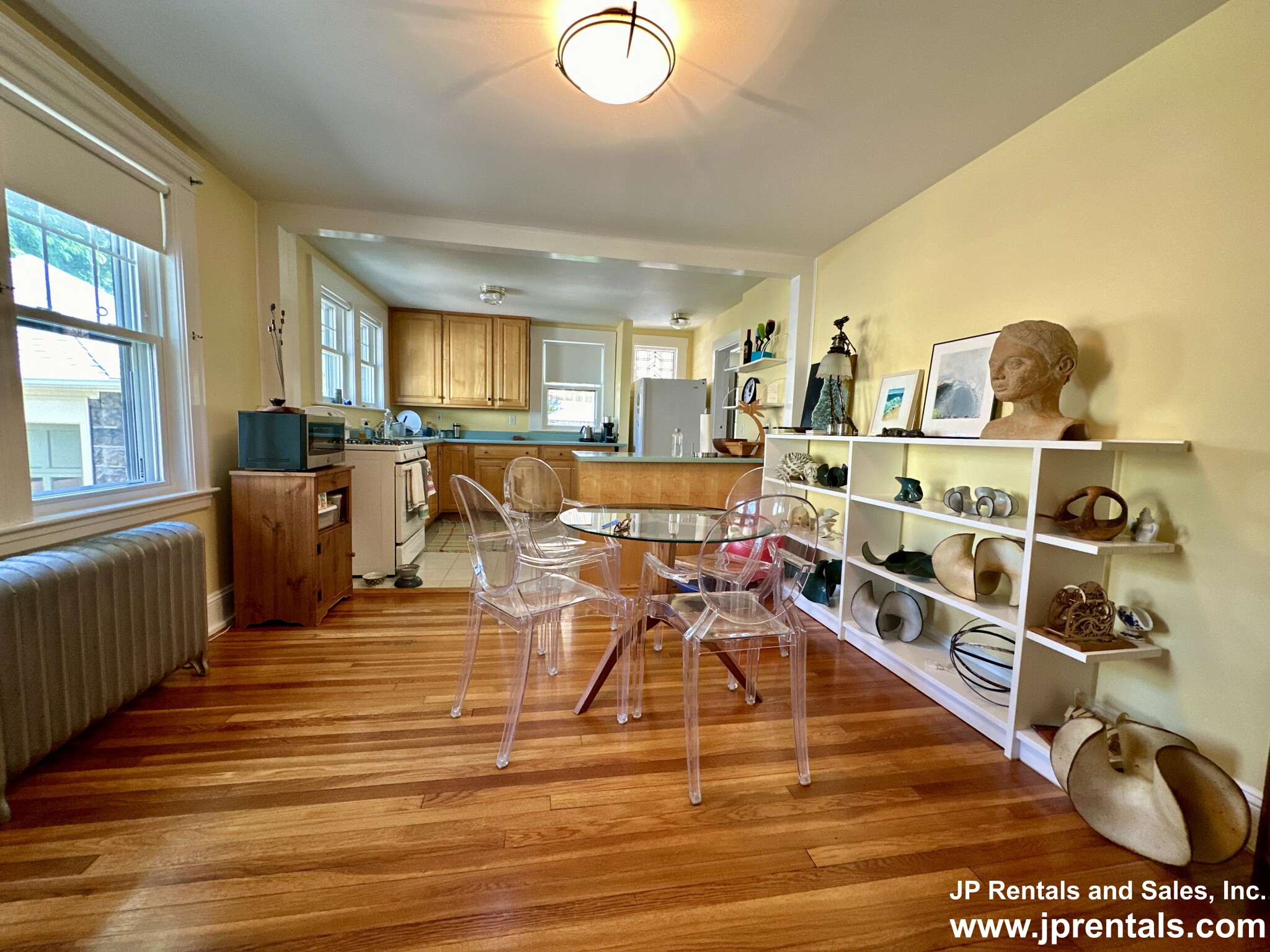 92 Bourne Rd, Jamaica Plain
