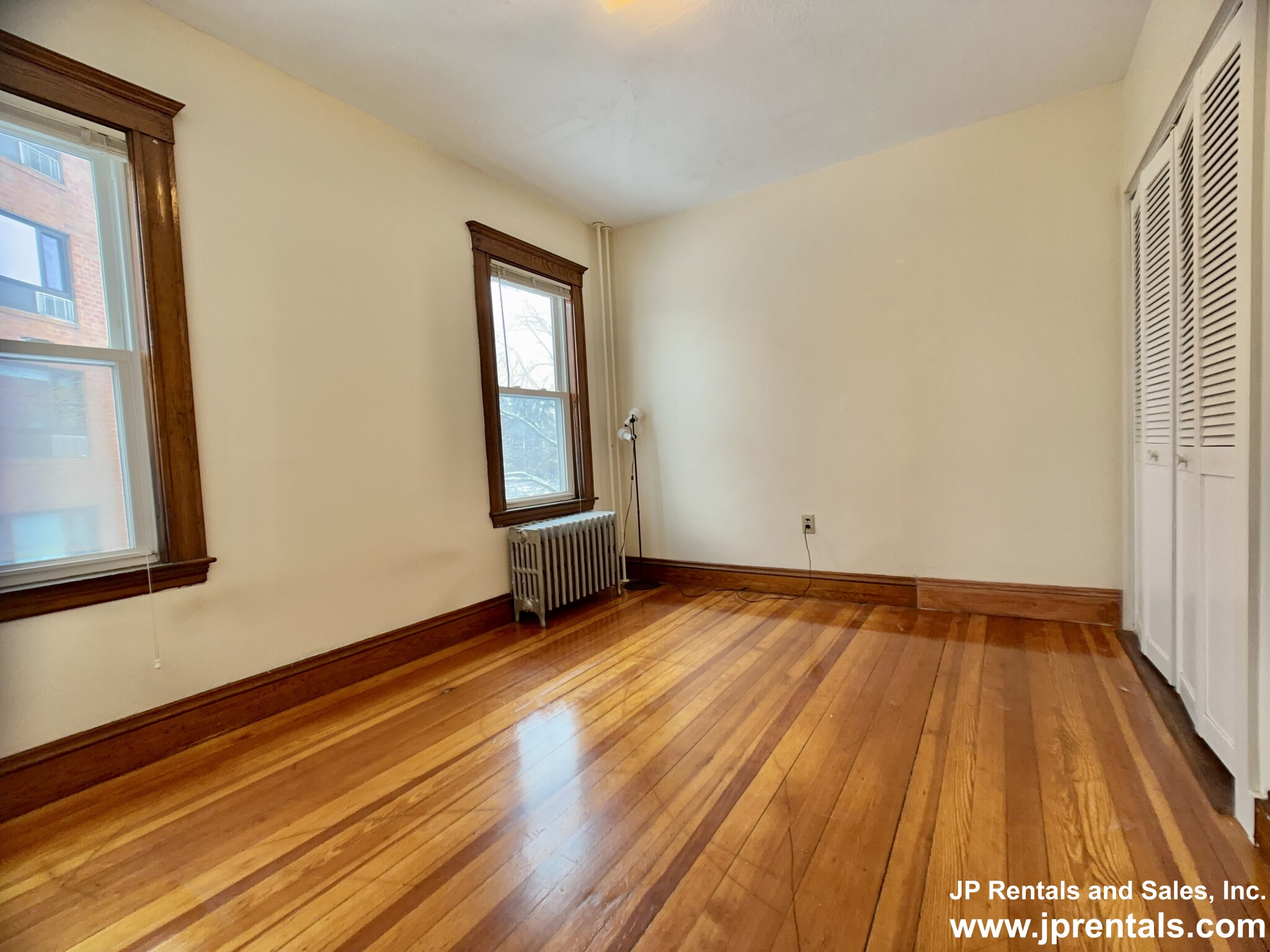 40 Gartland St, Jamaica Plain