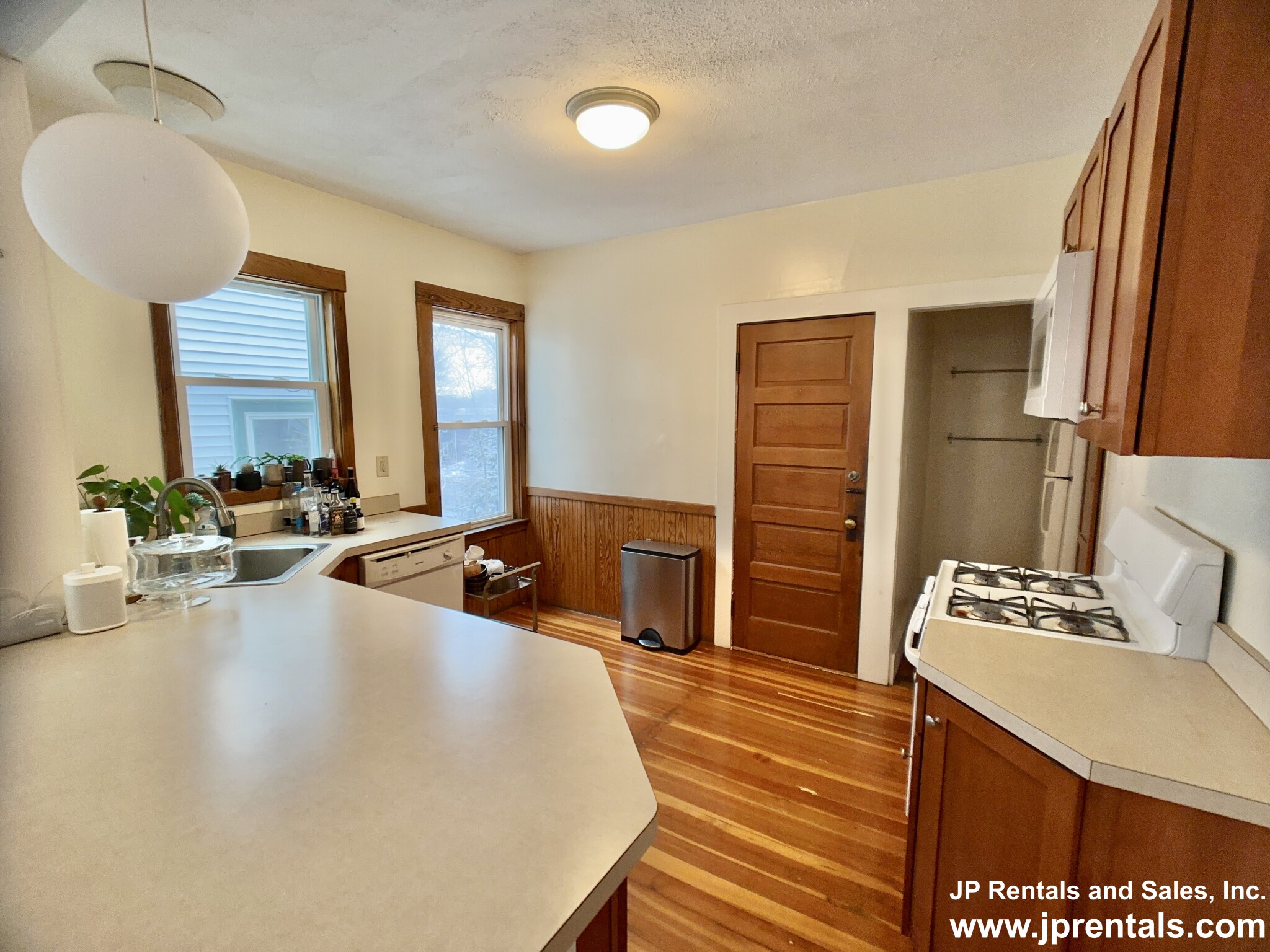 40 Gartland St, Jamaica Plain