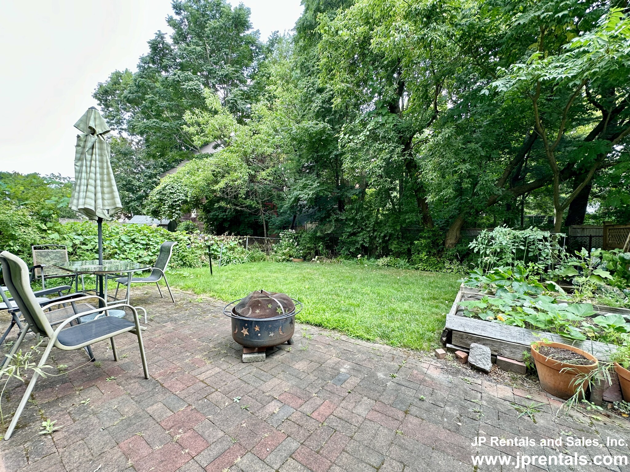 40 Gartland St, Jamaica Plain