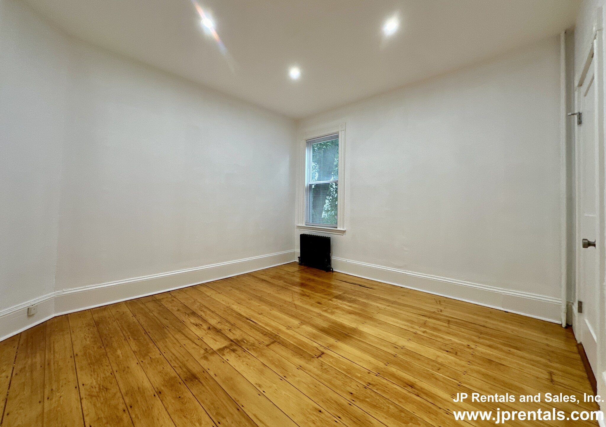 51 Custer St, Jamaica Plain