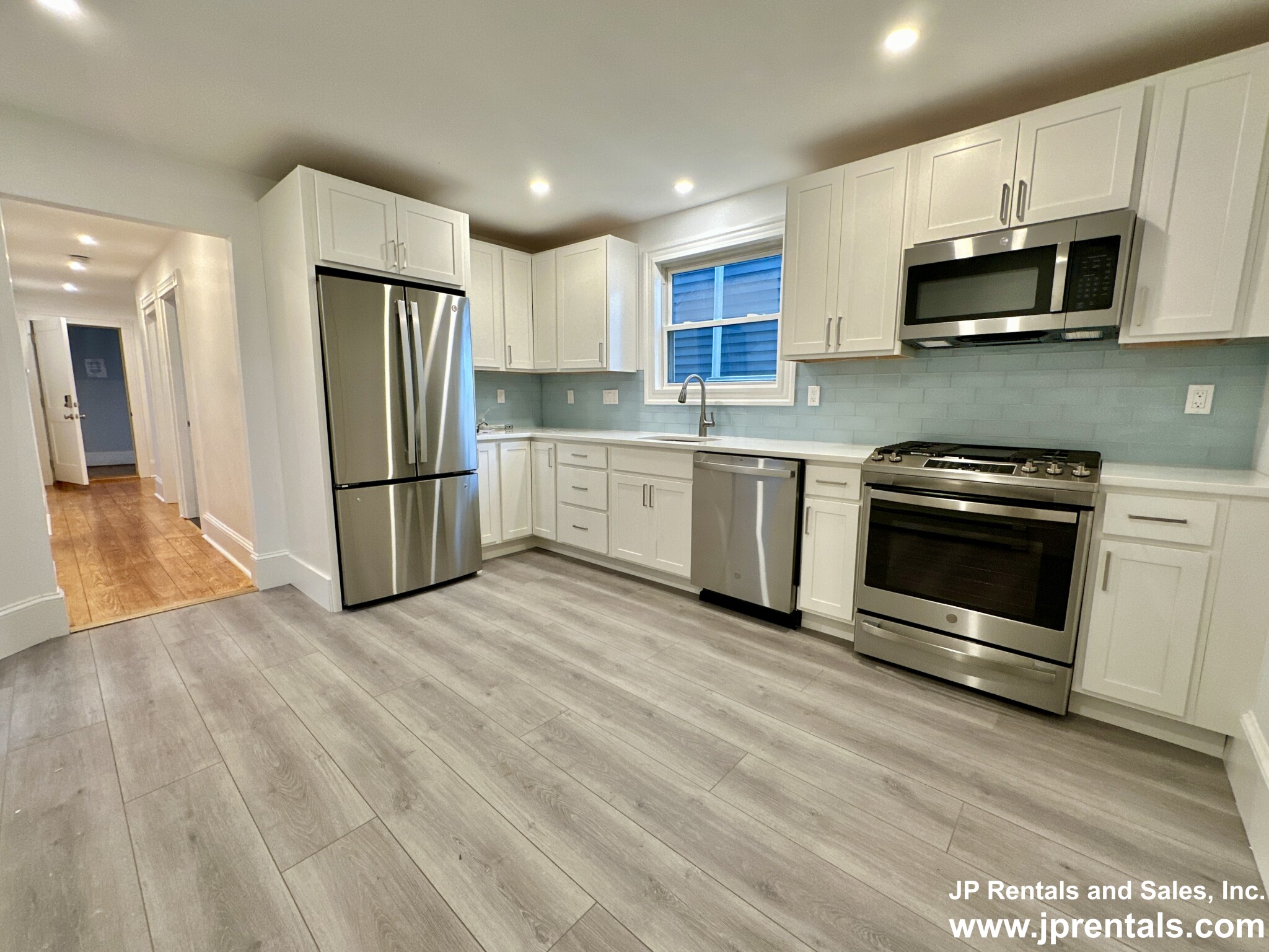 51 Custer St, Jamaica Plain