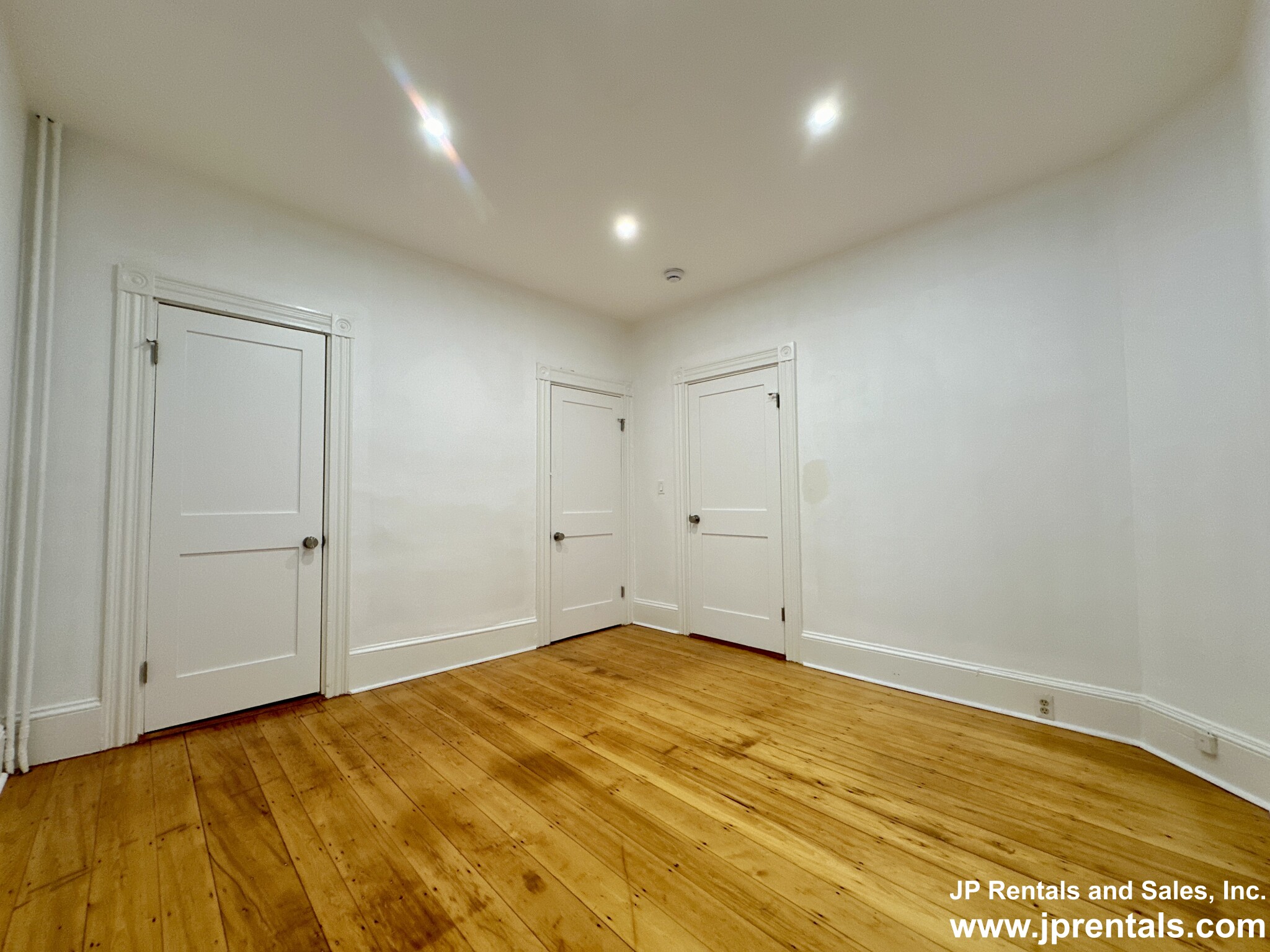 51 Custer St, Jamaica Plain