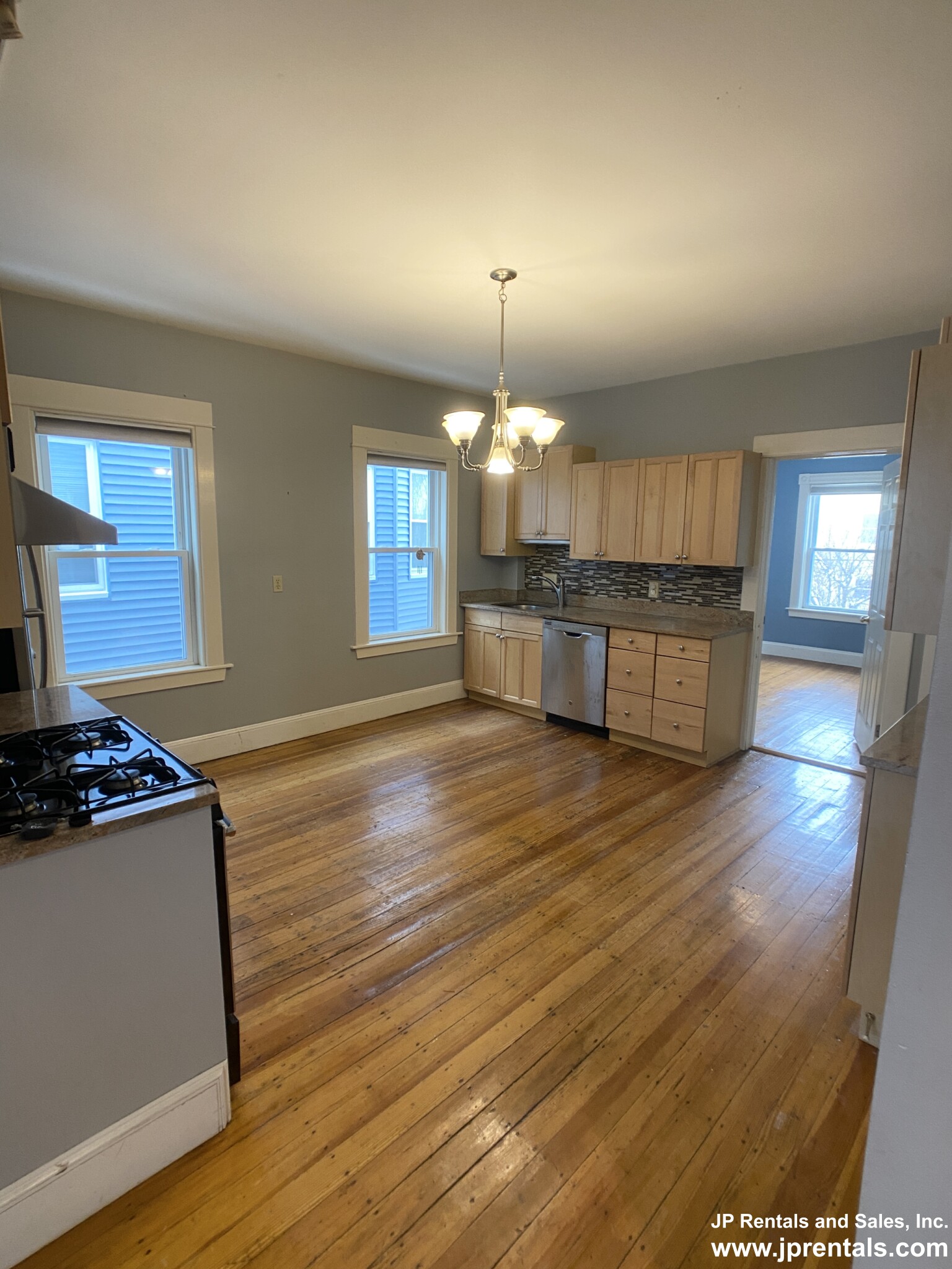 55 Rossmore Rd, Jamaica Plain